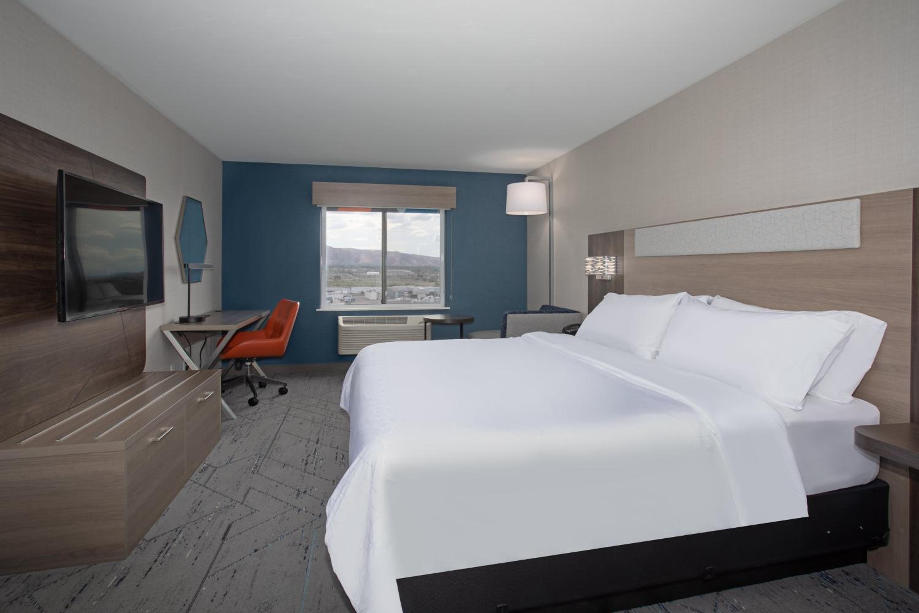 Standard King Room - Photo 1