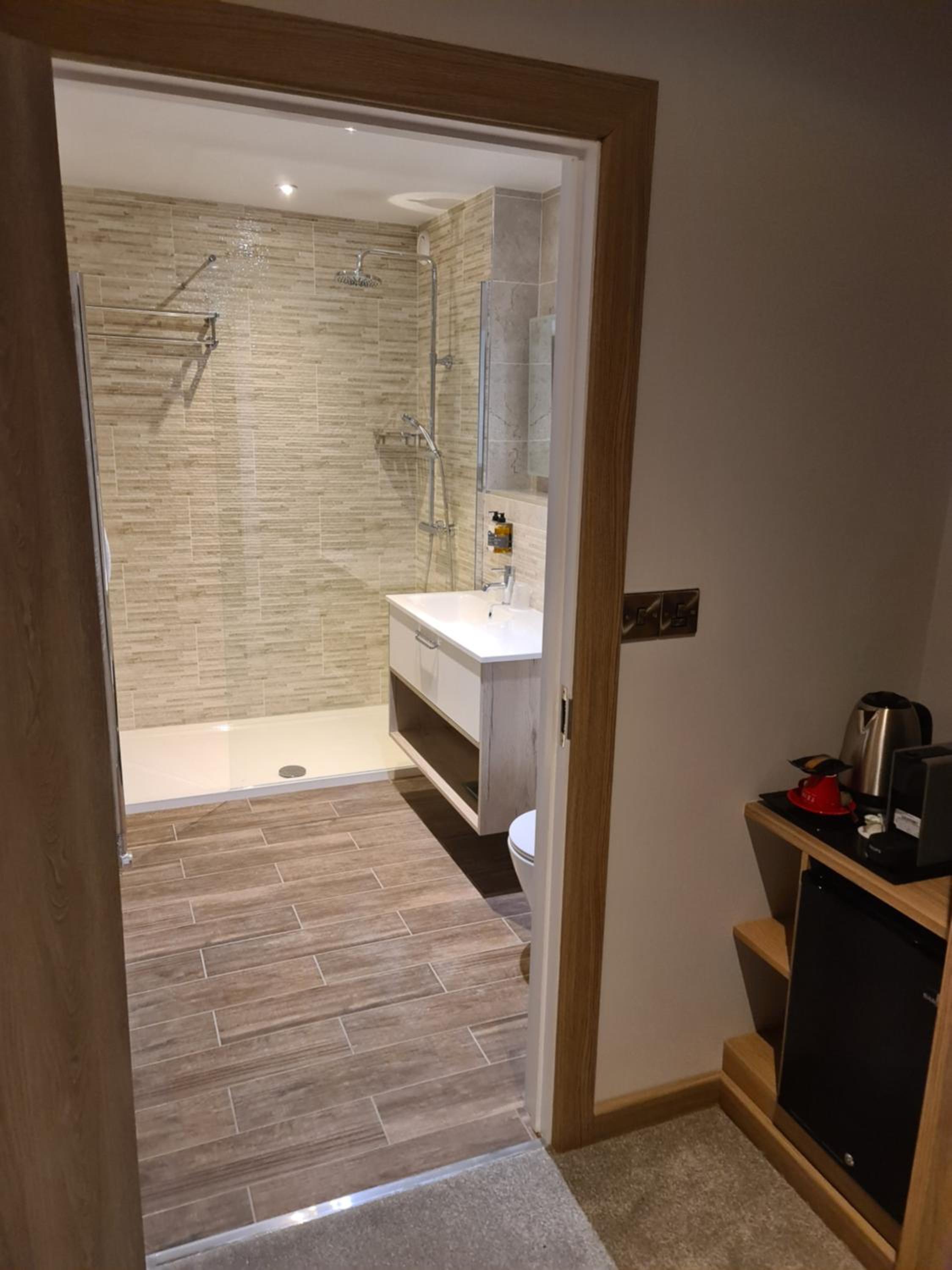 Twin Room - Photo 3