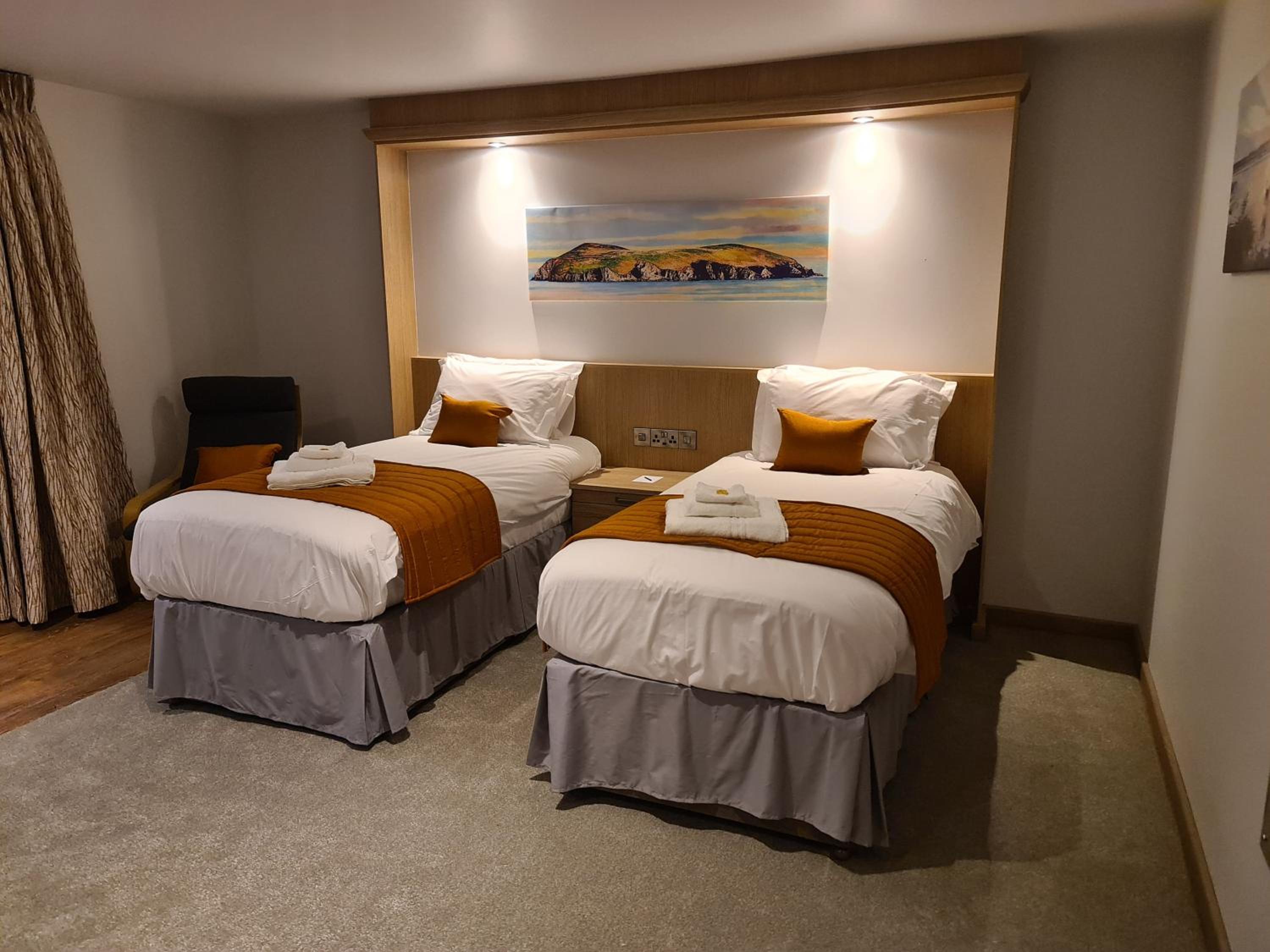 Twin Room - Photo 1