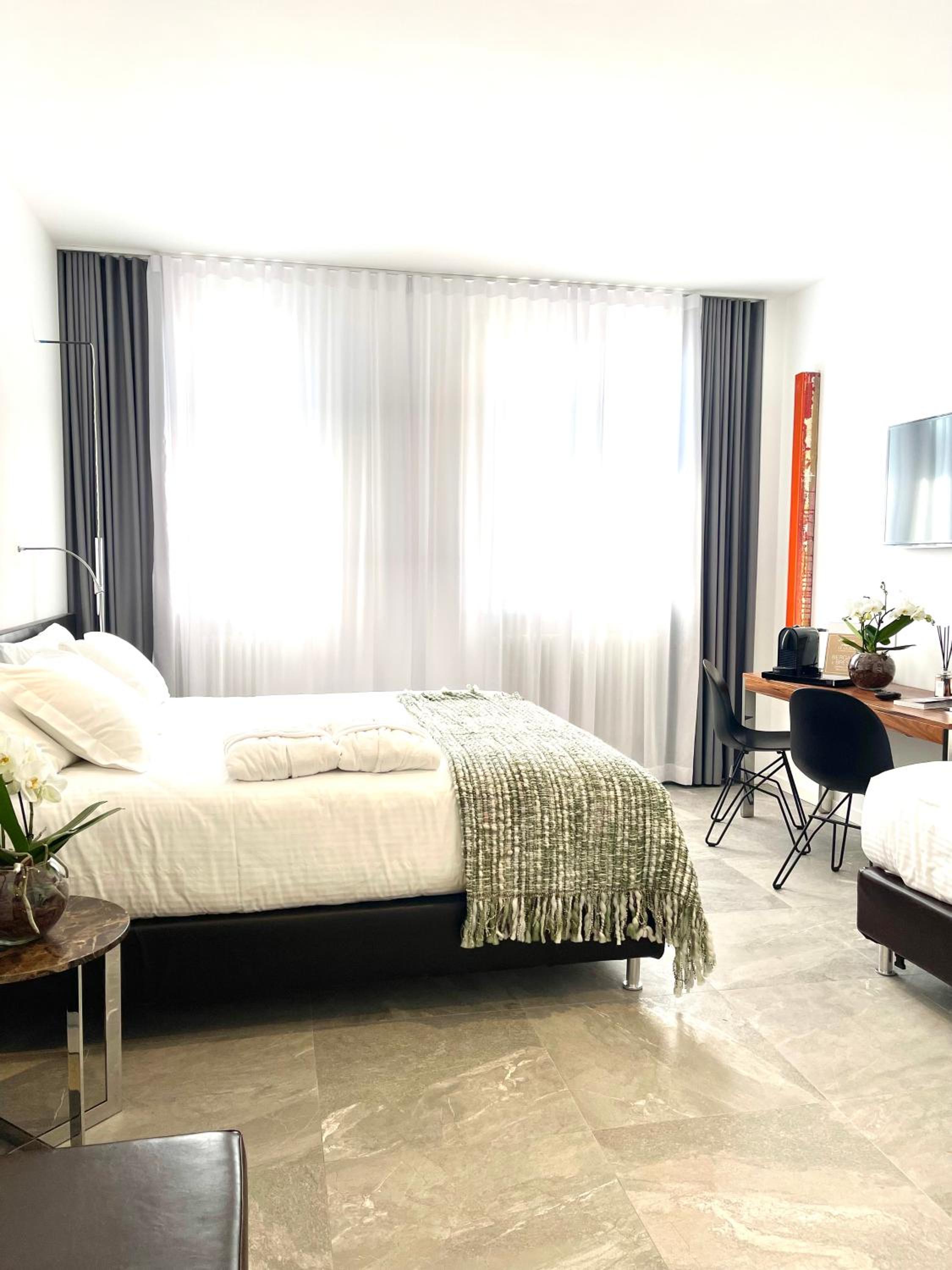 Superior Triple Room photo 3
