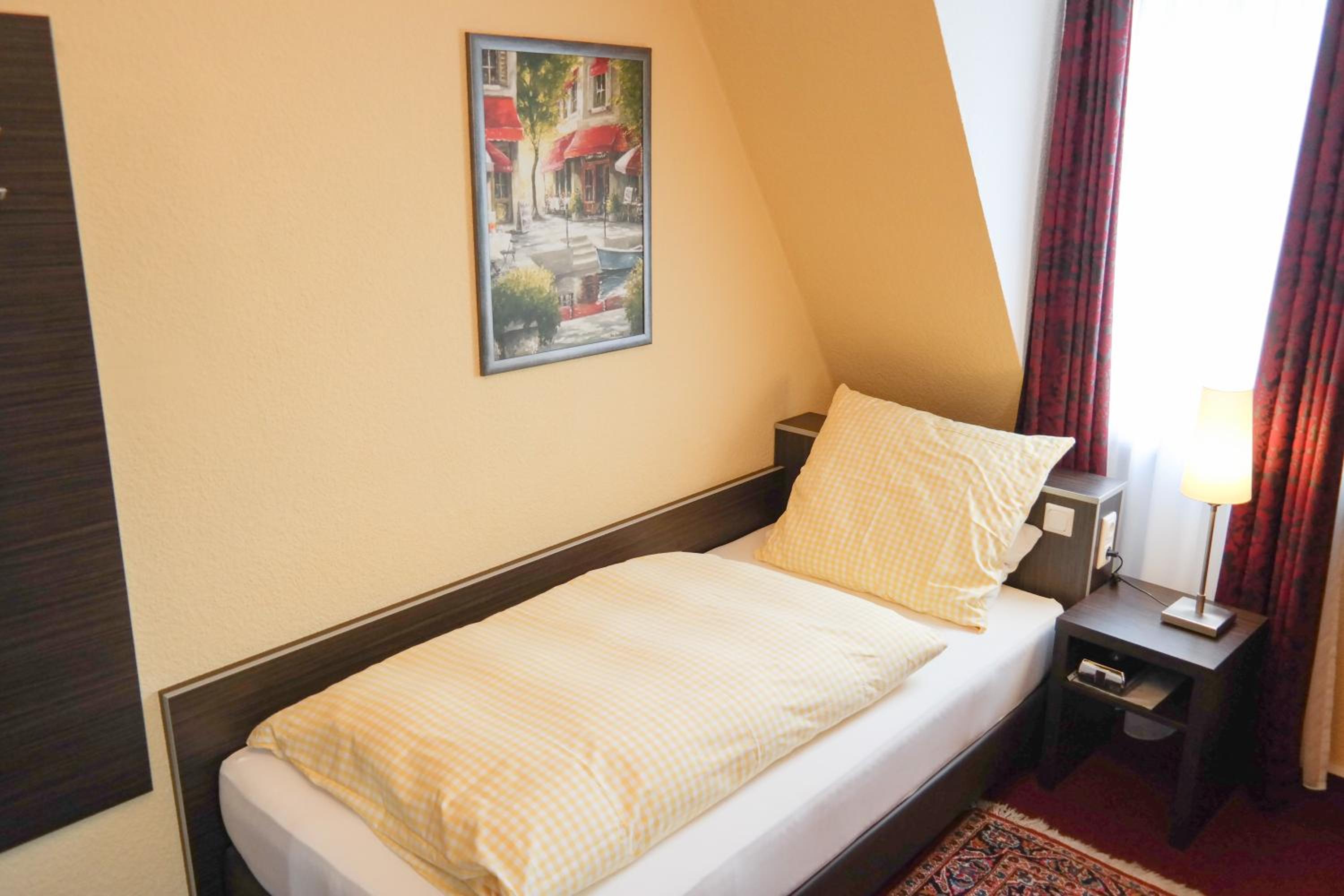 Single Room photo 2