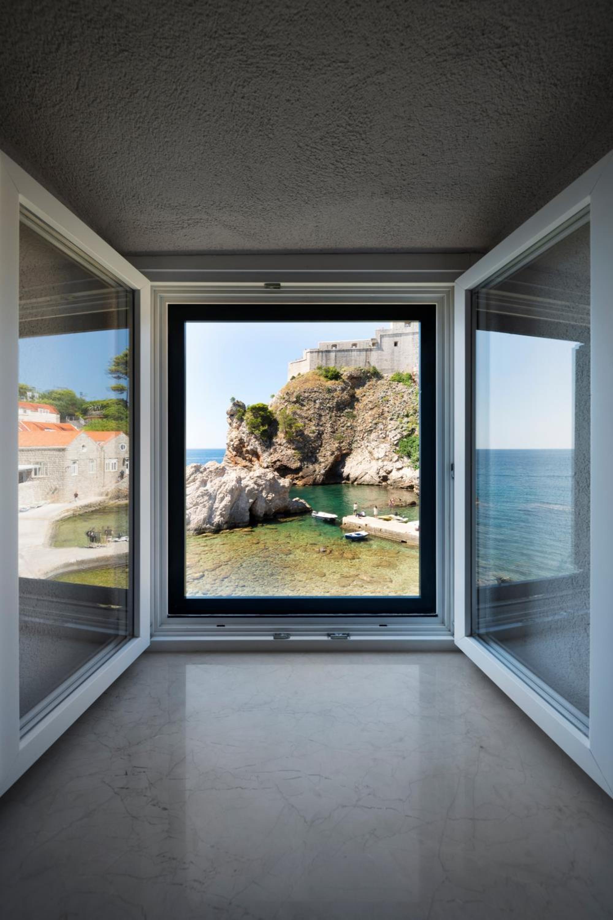 Deluxe Double Room with Sea View photo 2