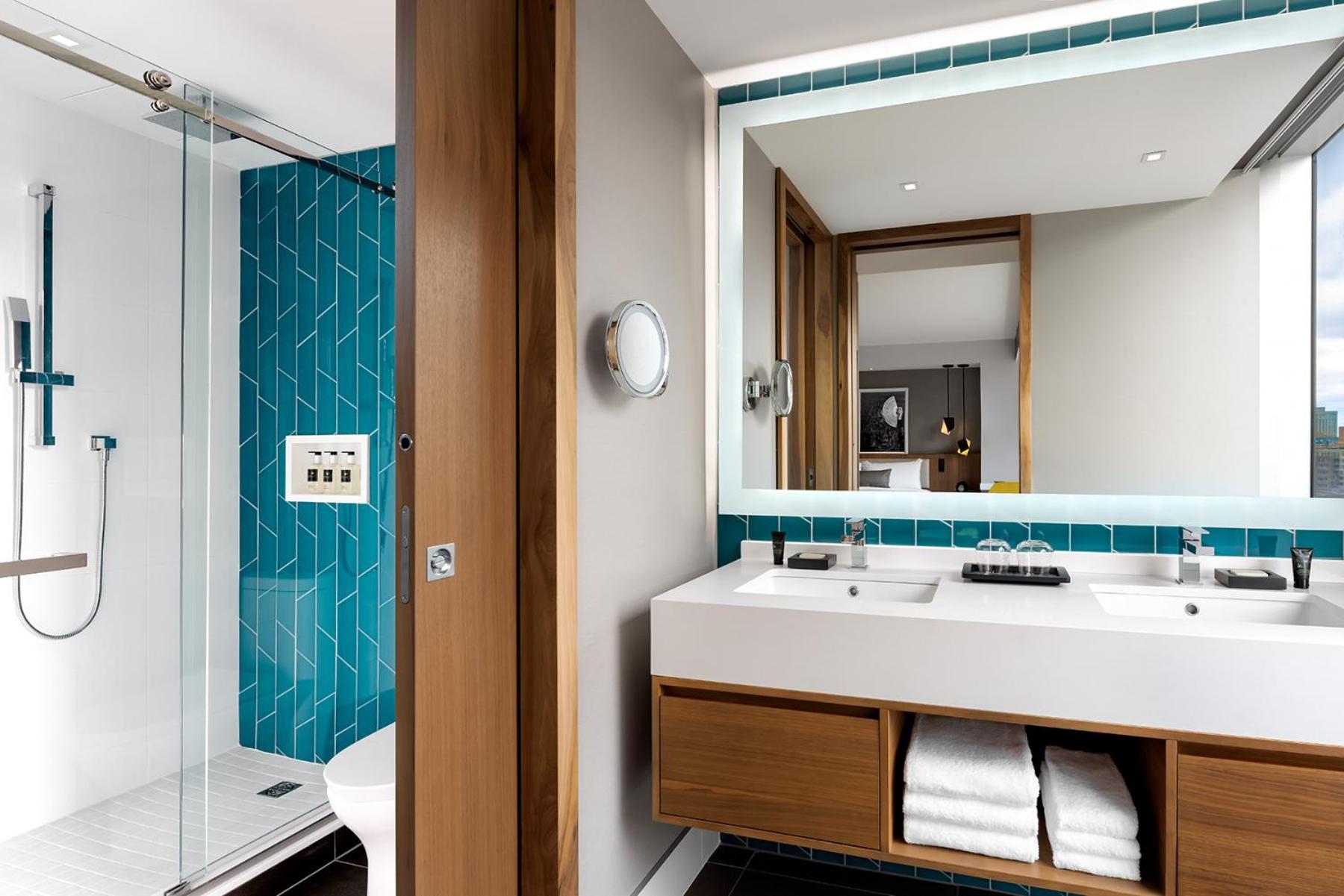 Junior suite with 1 King - Photo 2