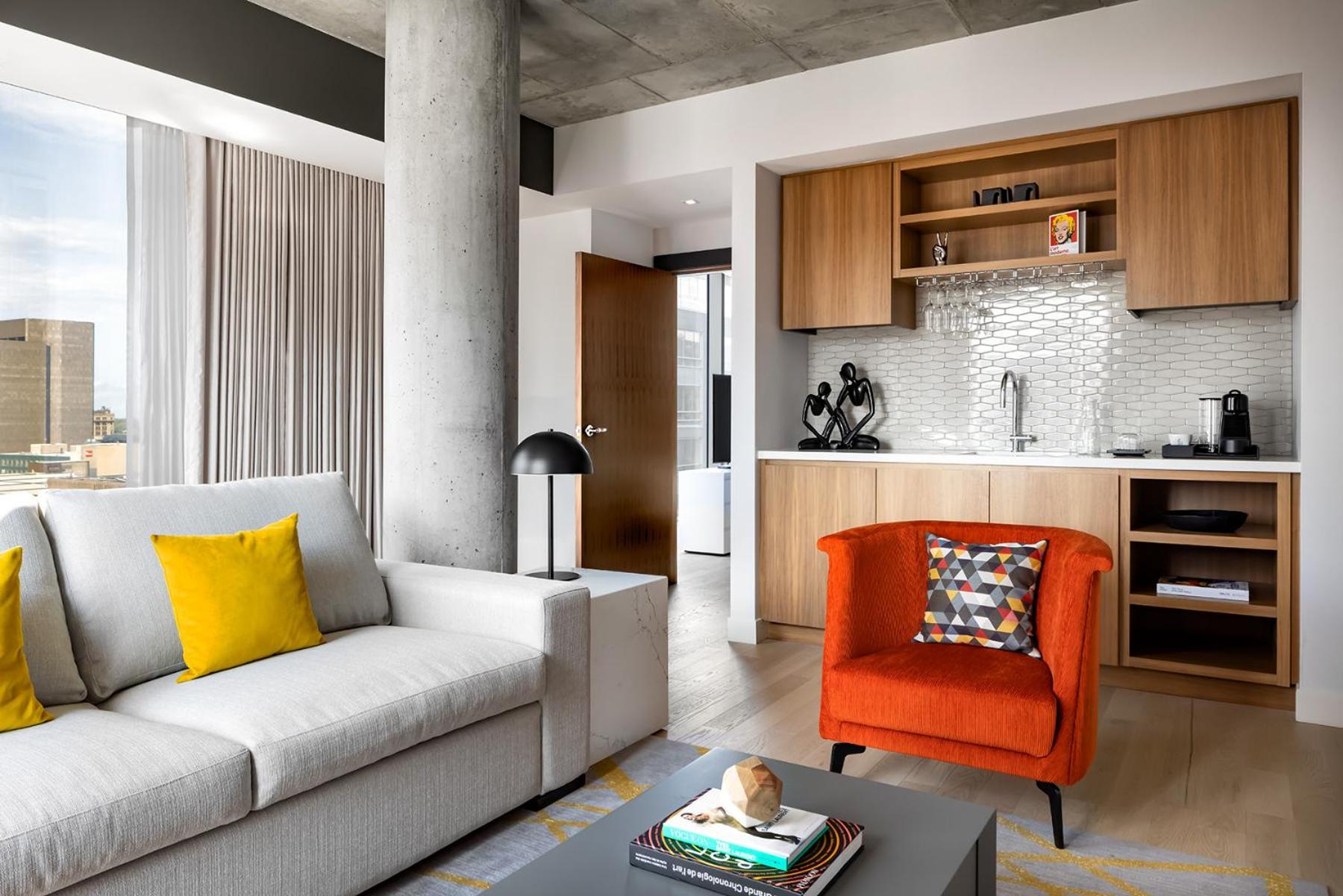 Suite with 1 King - Photo 10