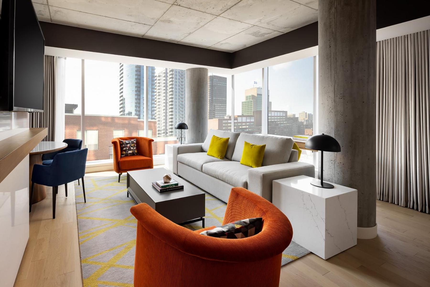 Suite with 1 King - Photo 1