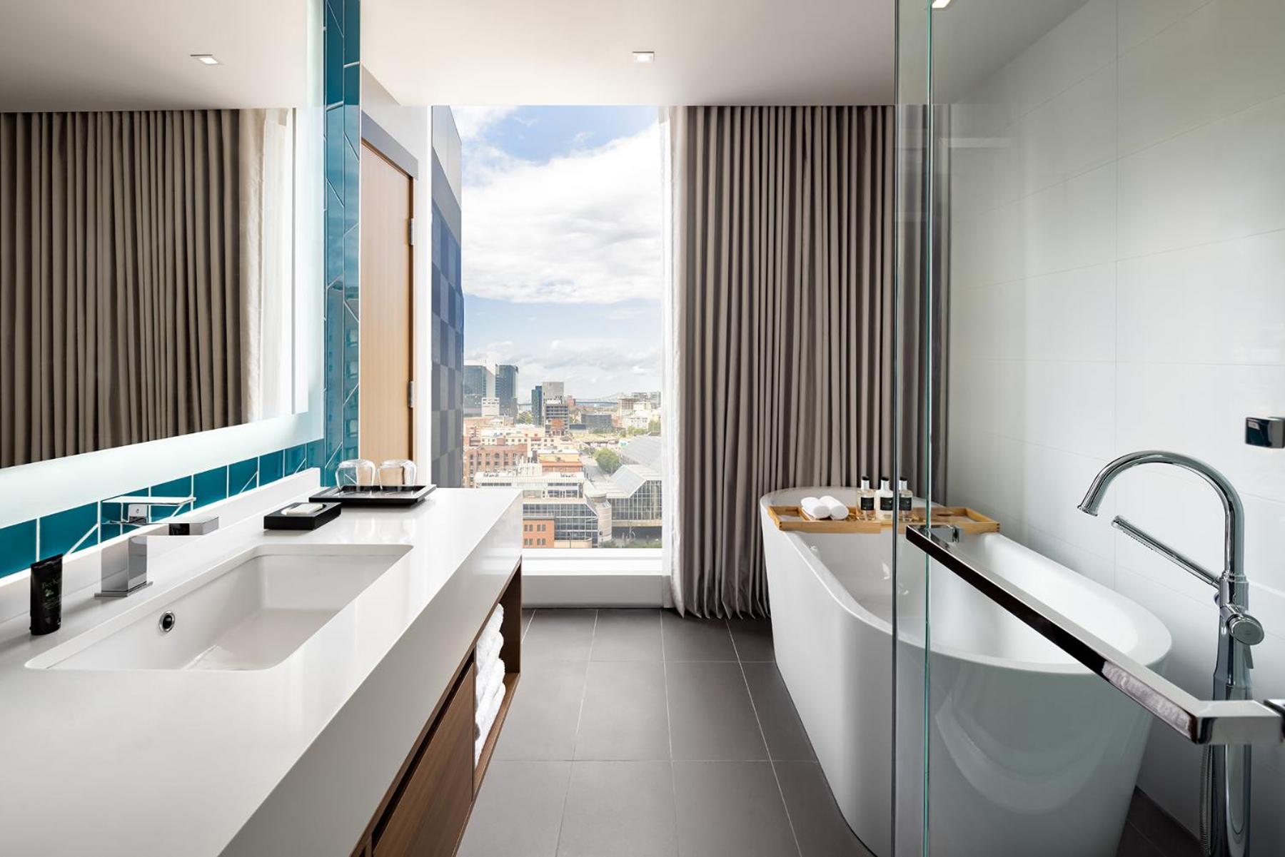 Suite with 1 King - Photo 7