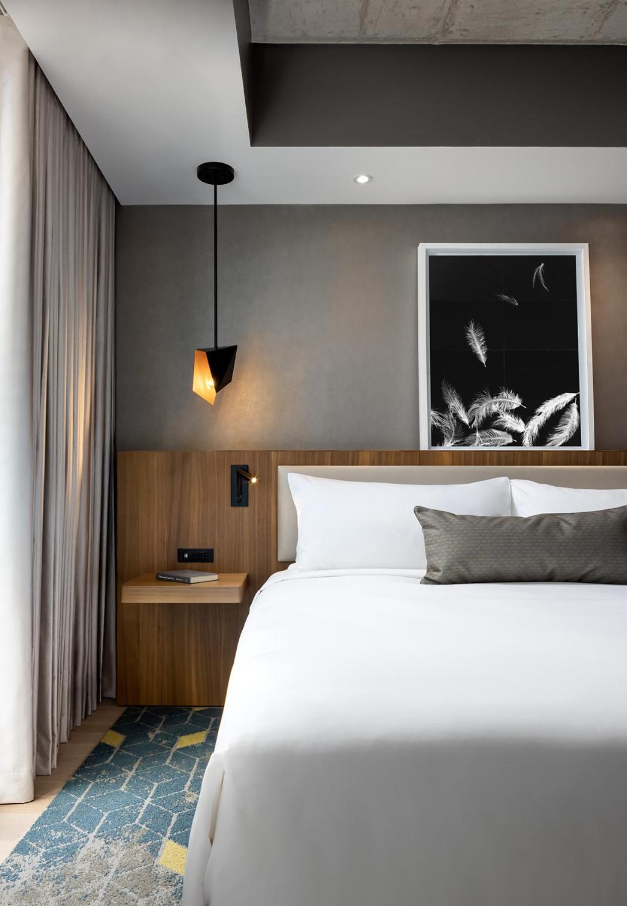 Deluxe Corner Queen Room with Two Queen Beds - Photo 2
