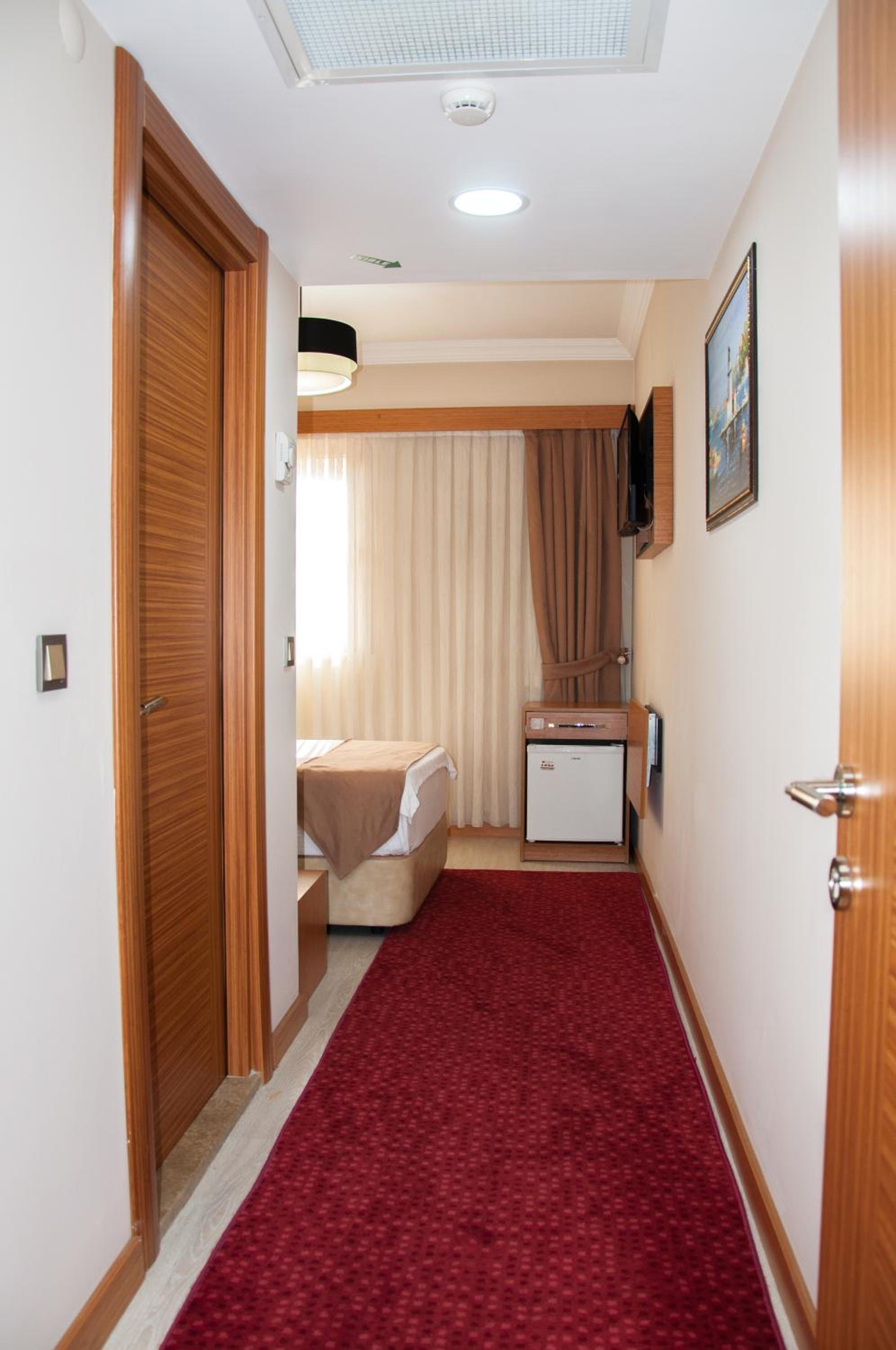 Standard Double Room - Photo 1