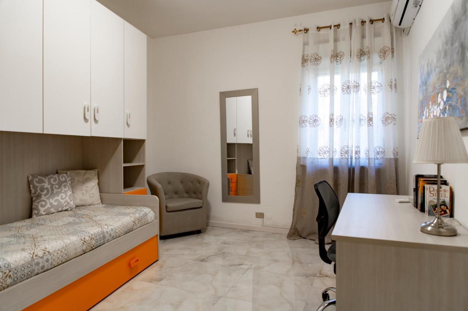 Two-Bedroom Apartment - Photo 21