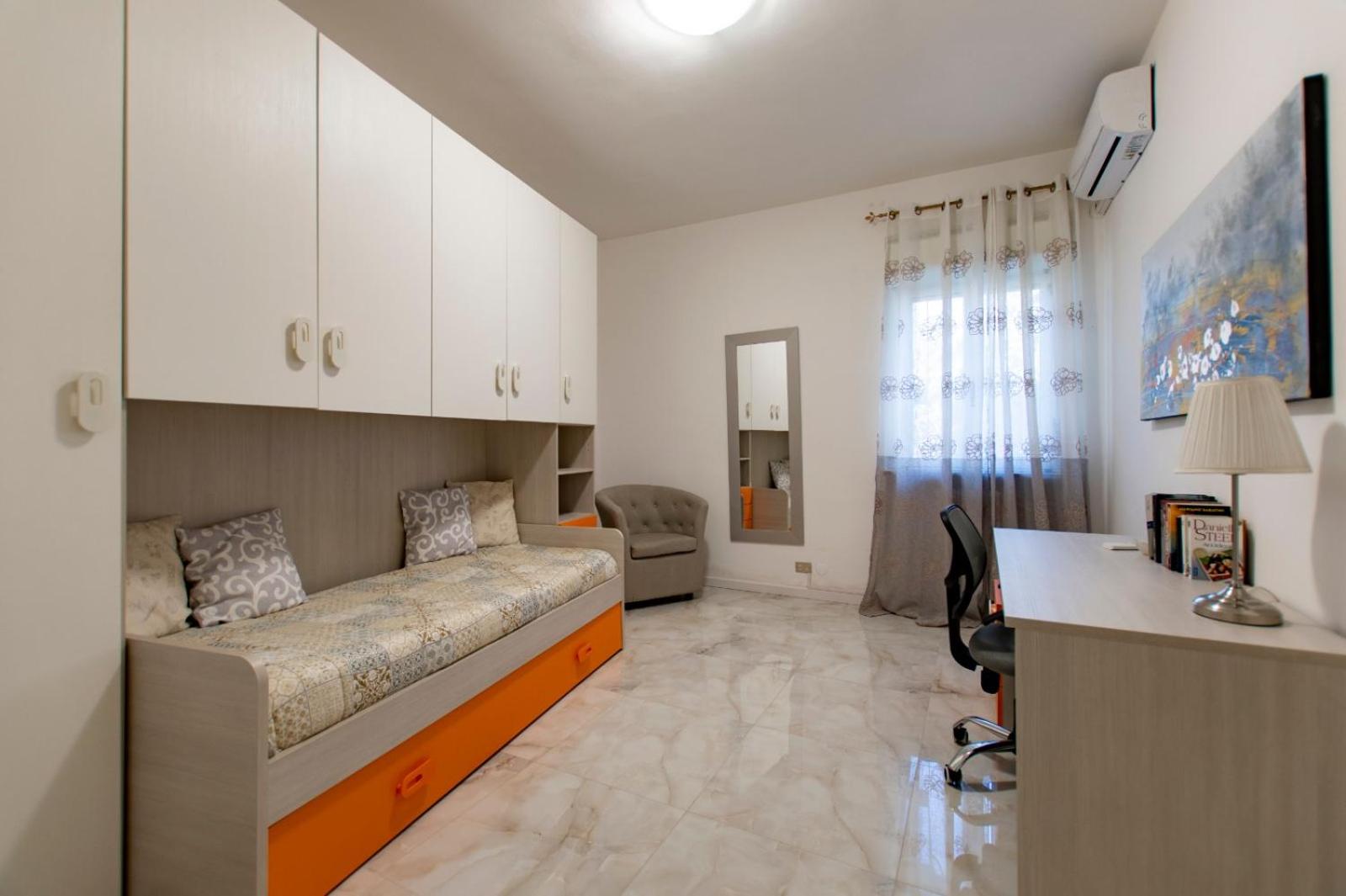 Two-Bedroom Apartment - Photo 22