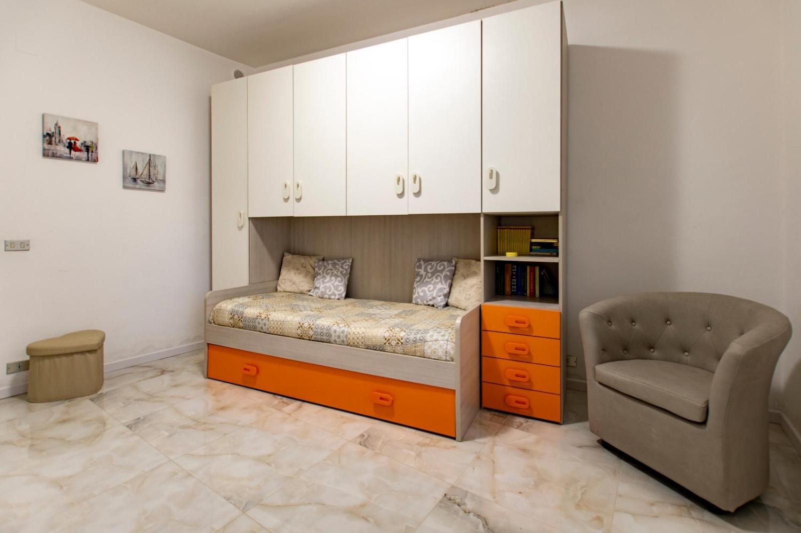 Two-Bedroom Apartment - Photo 2