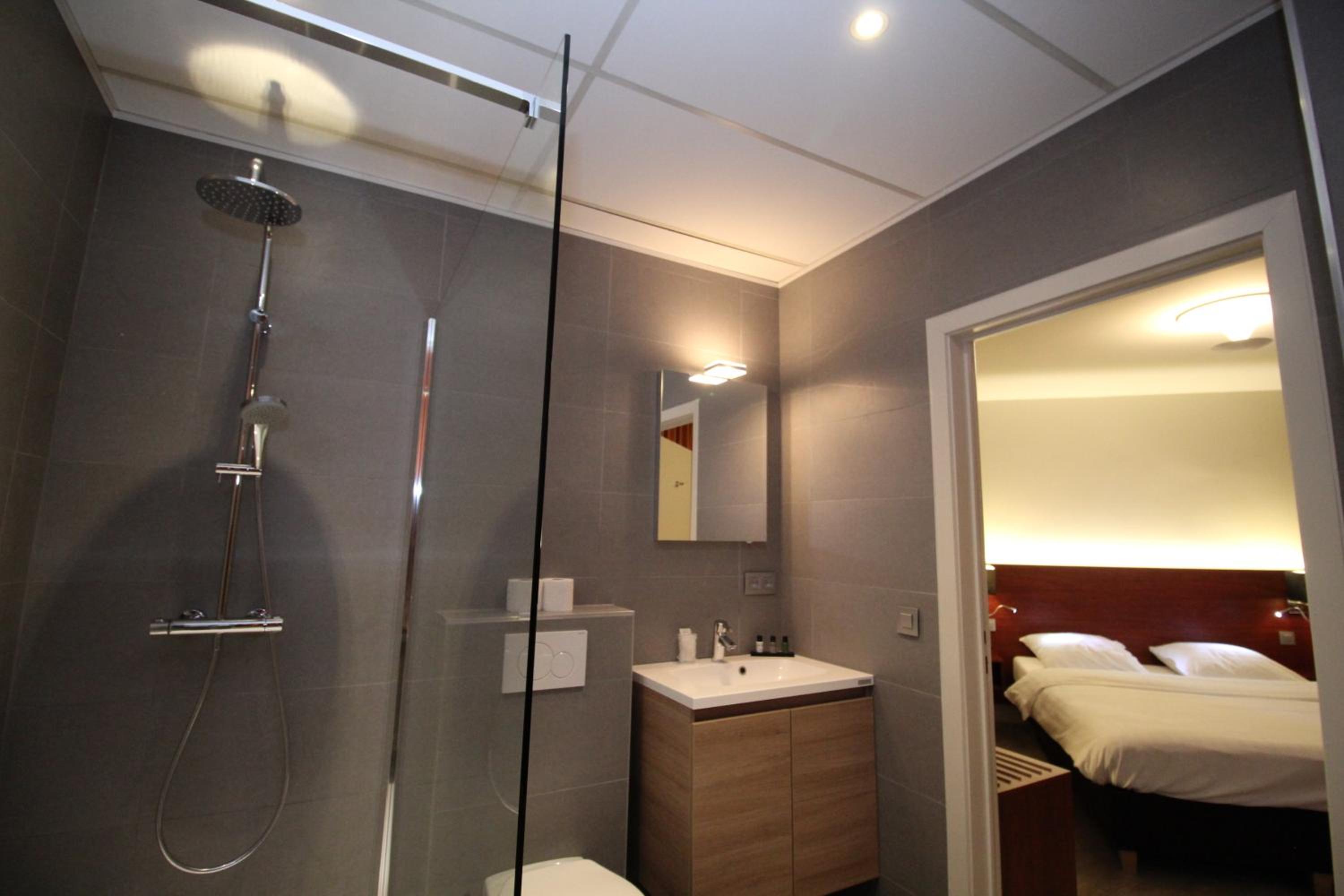 Large Double Room - Photo 18