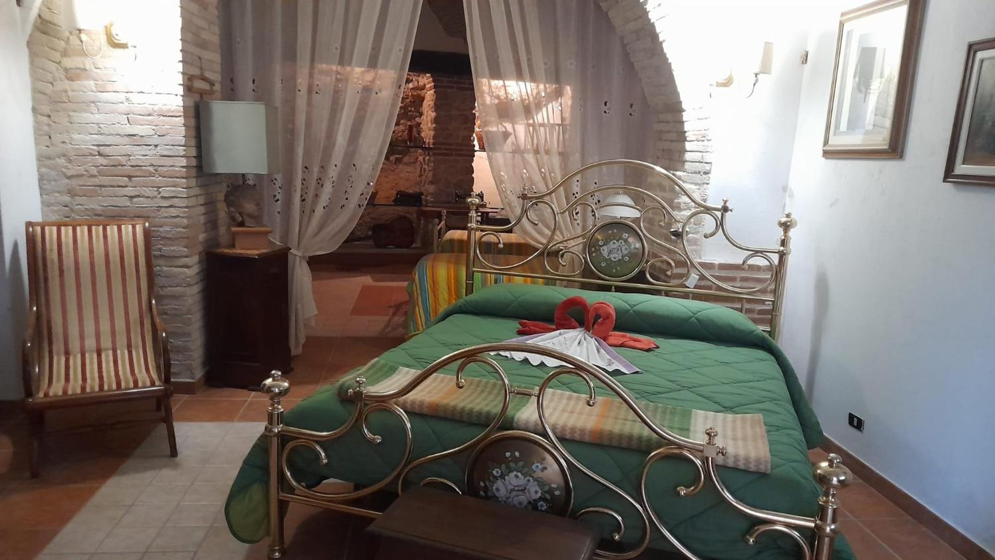 One-Bedroom Apartment - Photo 6