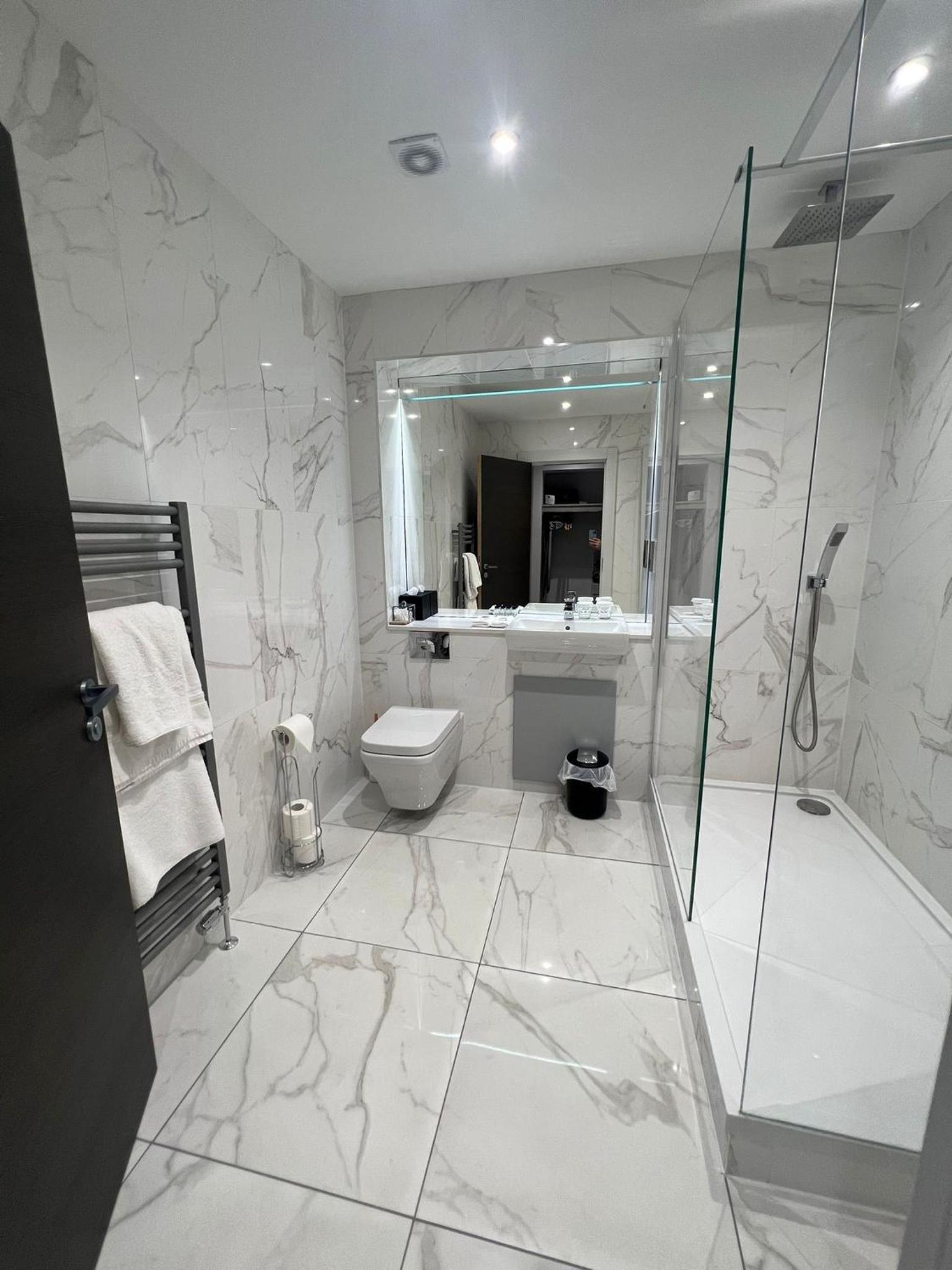 Deluxe Room - Photo 4