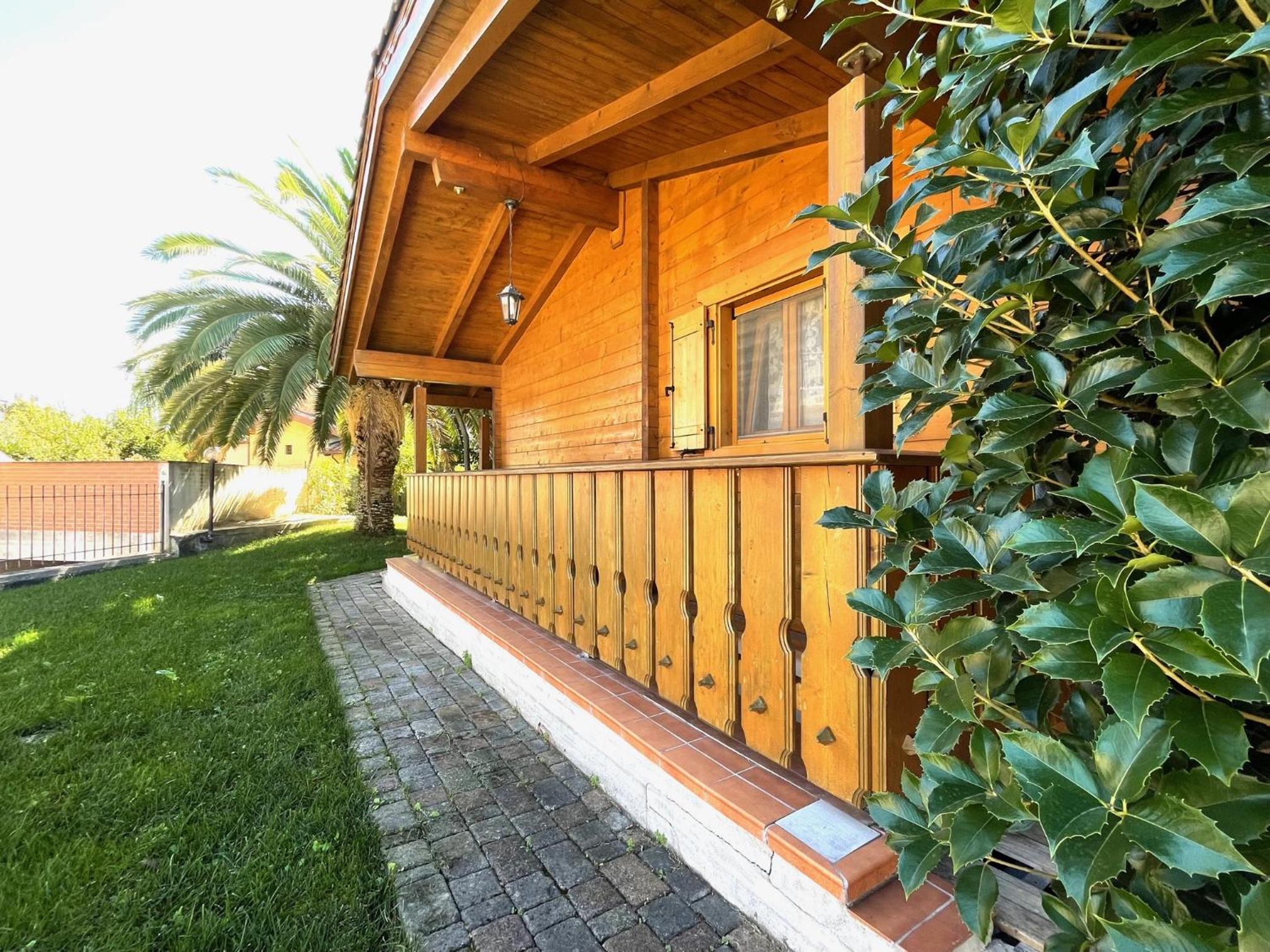 Three-Bedroom Villa photo 2