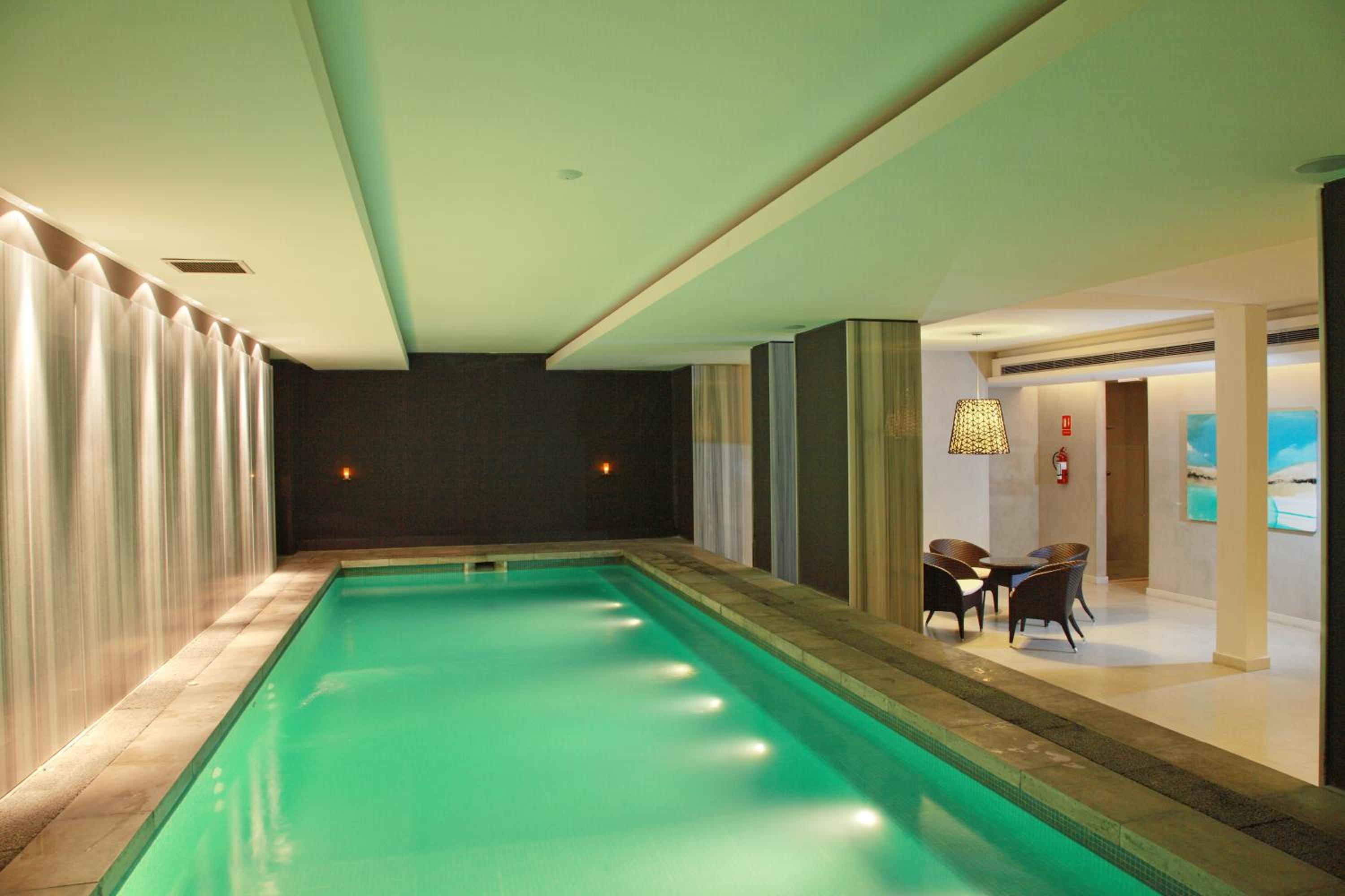 King Suite - Non-Smoking - Photo 4