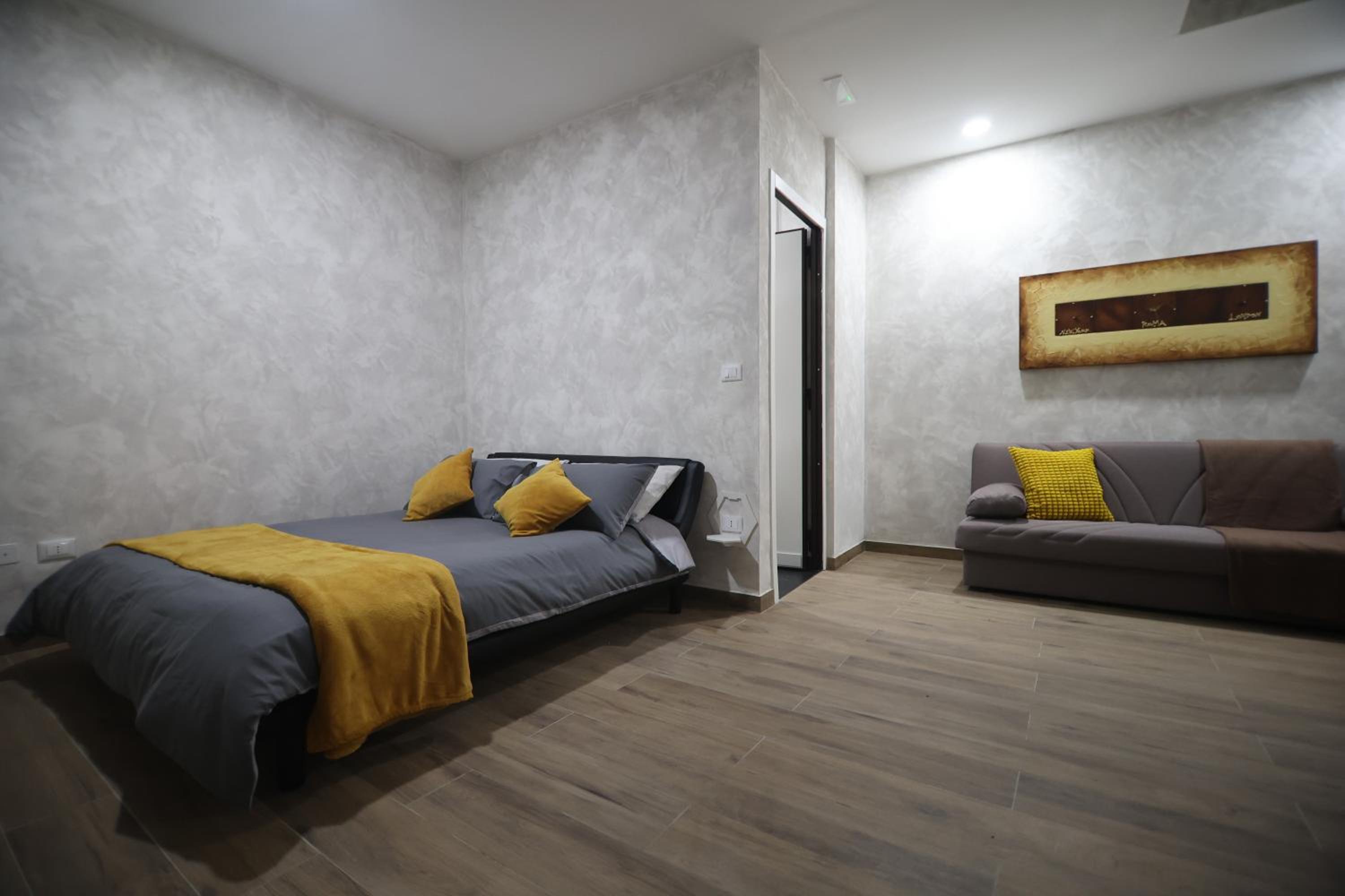Deluxe Double Room (2 Adults + 1 Child)
