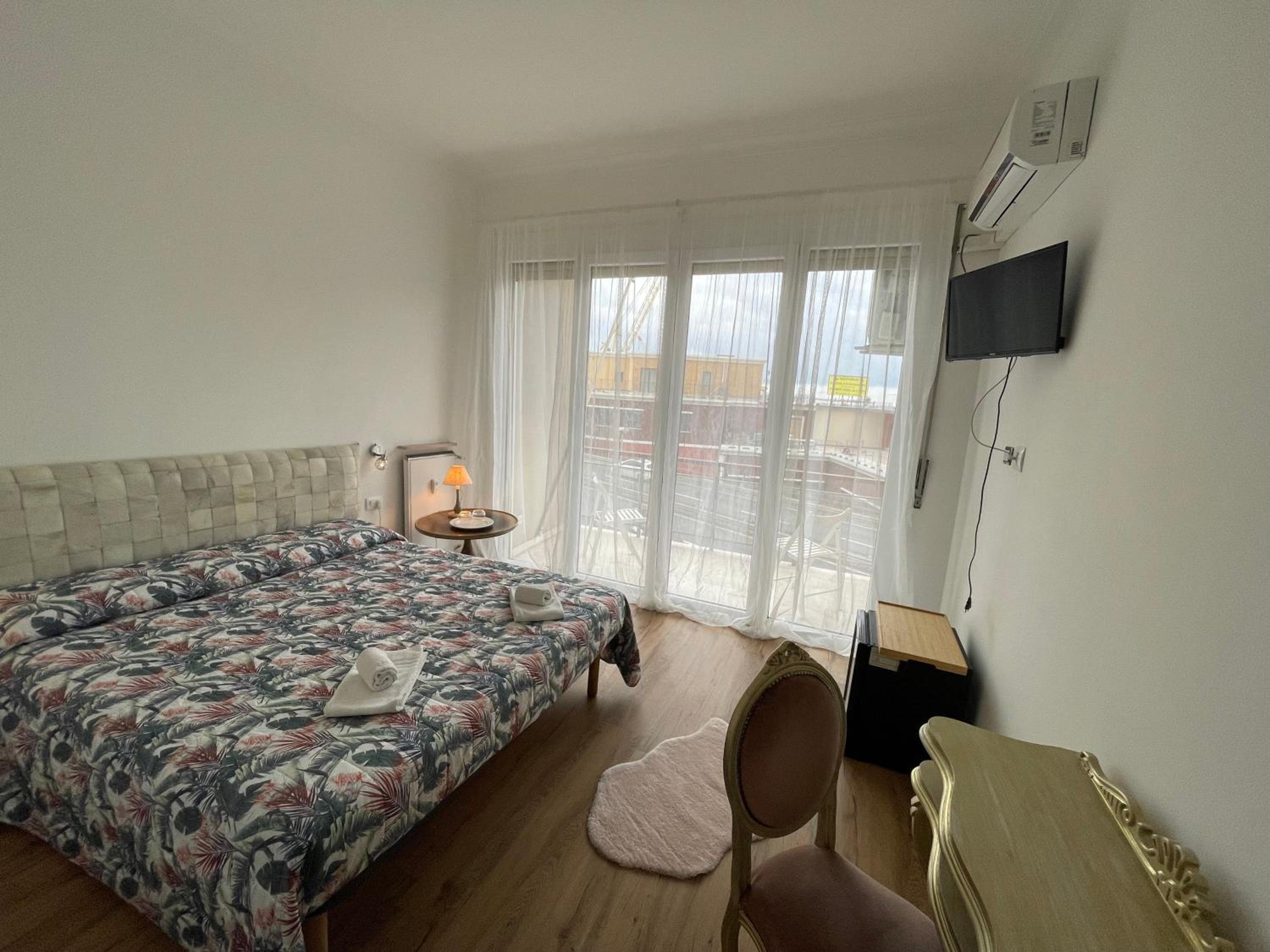 Deluxe Queen Room photo 3