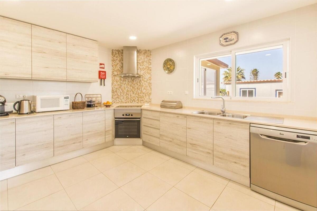Villa photo 2