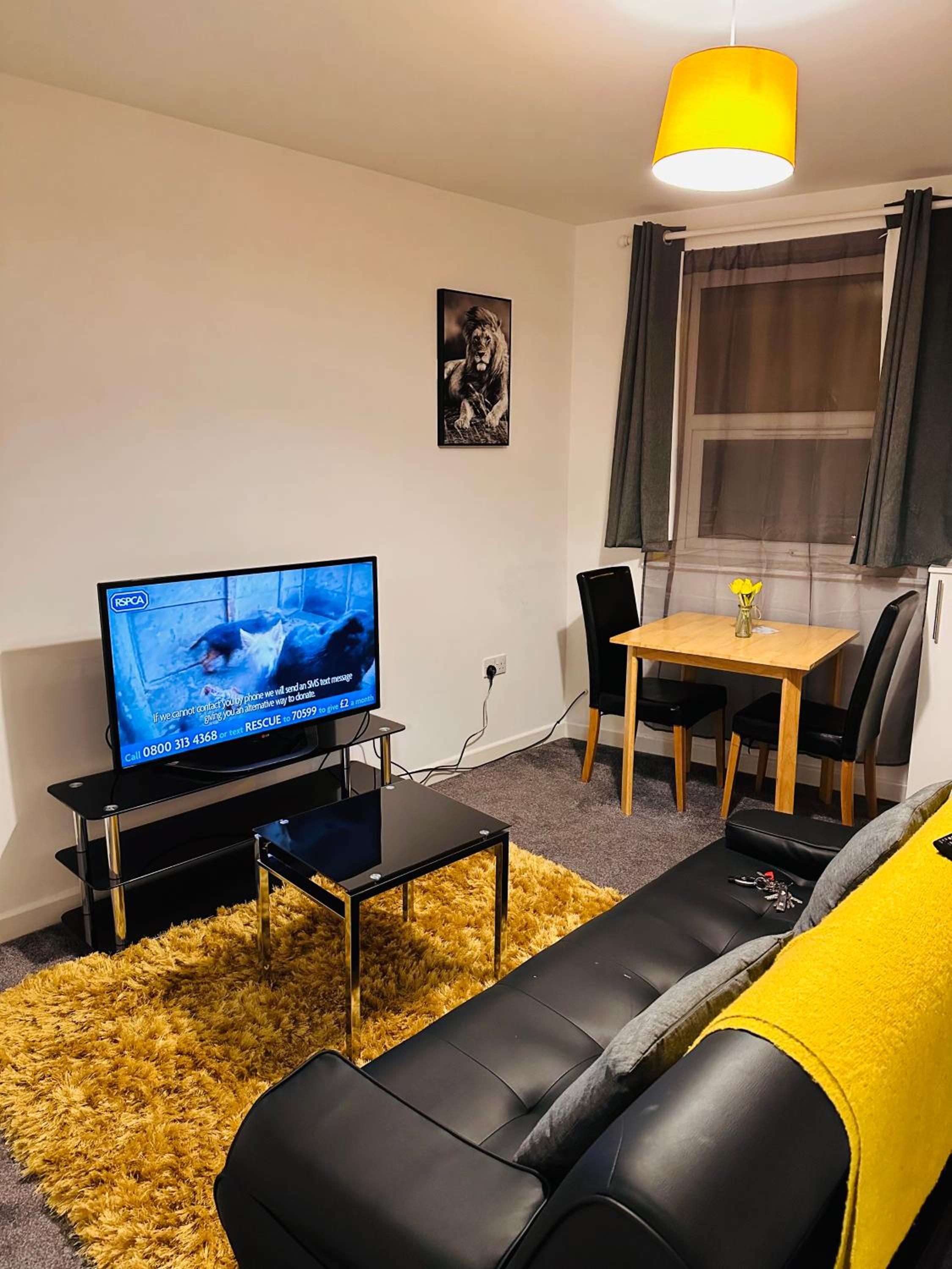 One-Bedroom Apartment photo 1