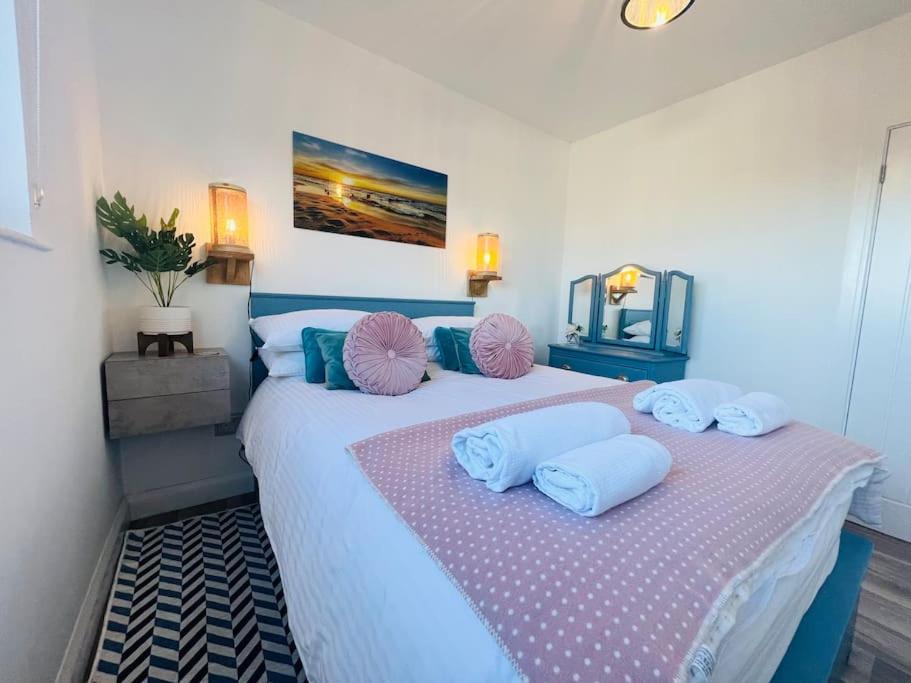 Three-Bedroom House photo 1
