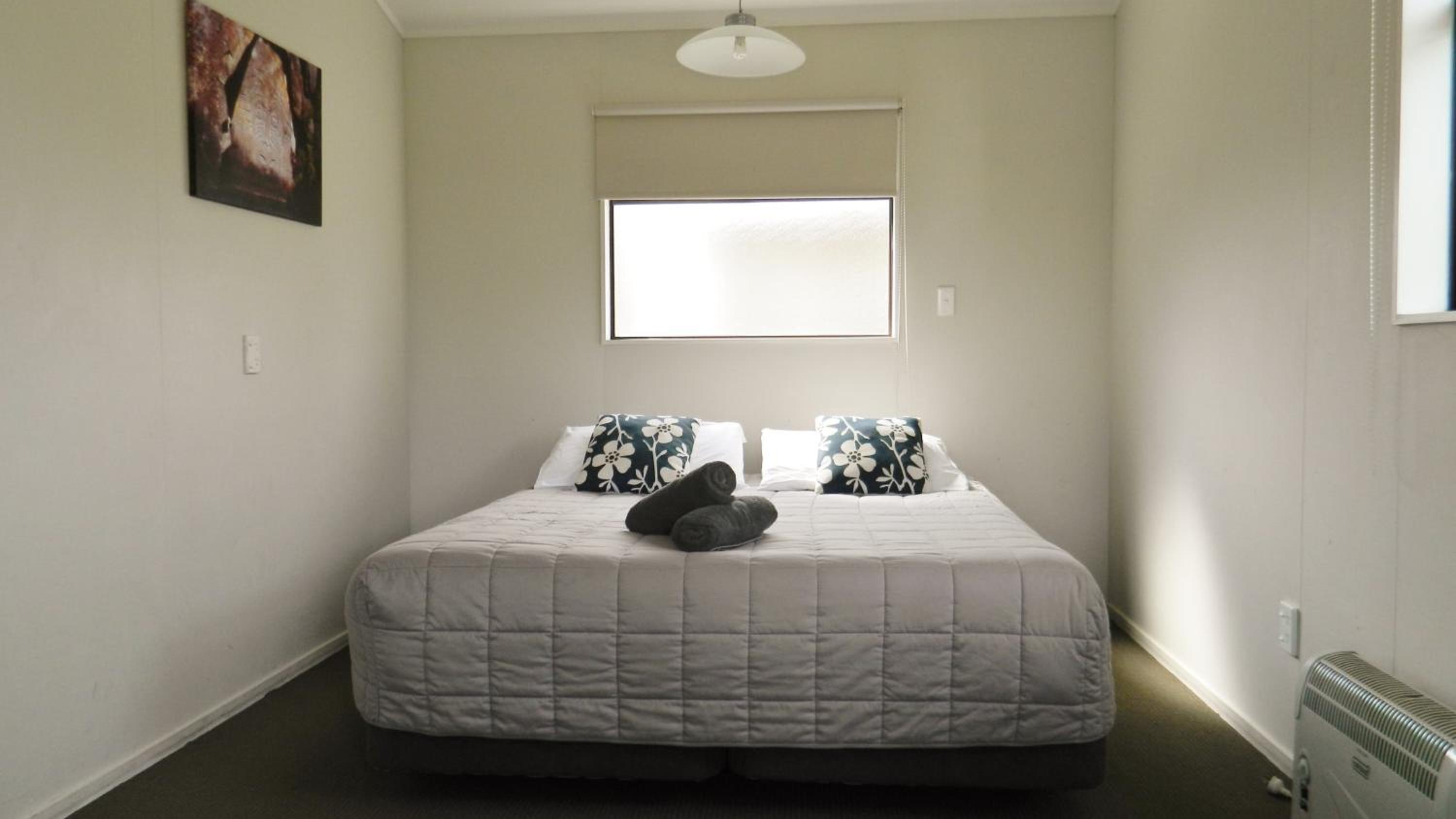Basic Double Room with Shared Bathroom