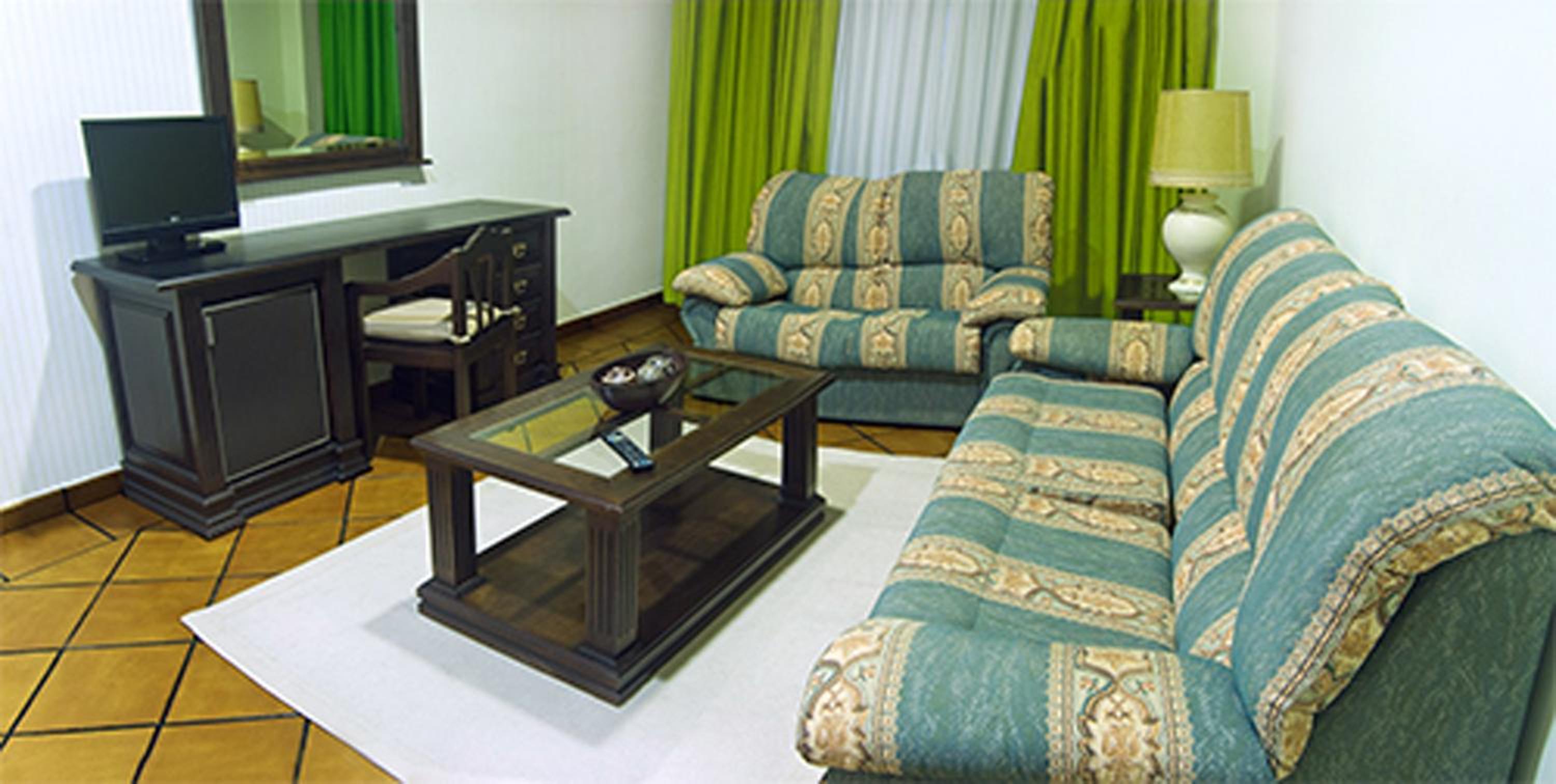 Junior Suite with Spa Bath photo 3