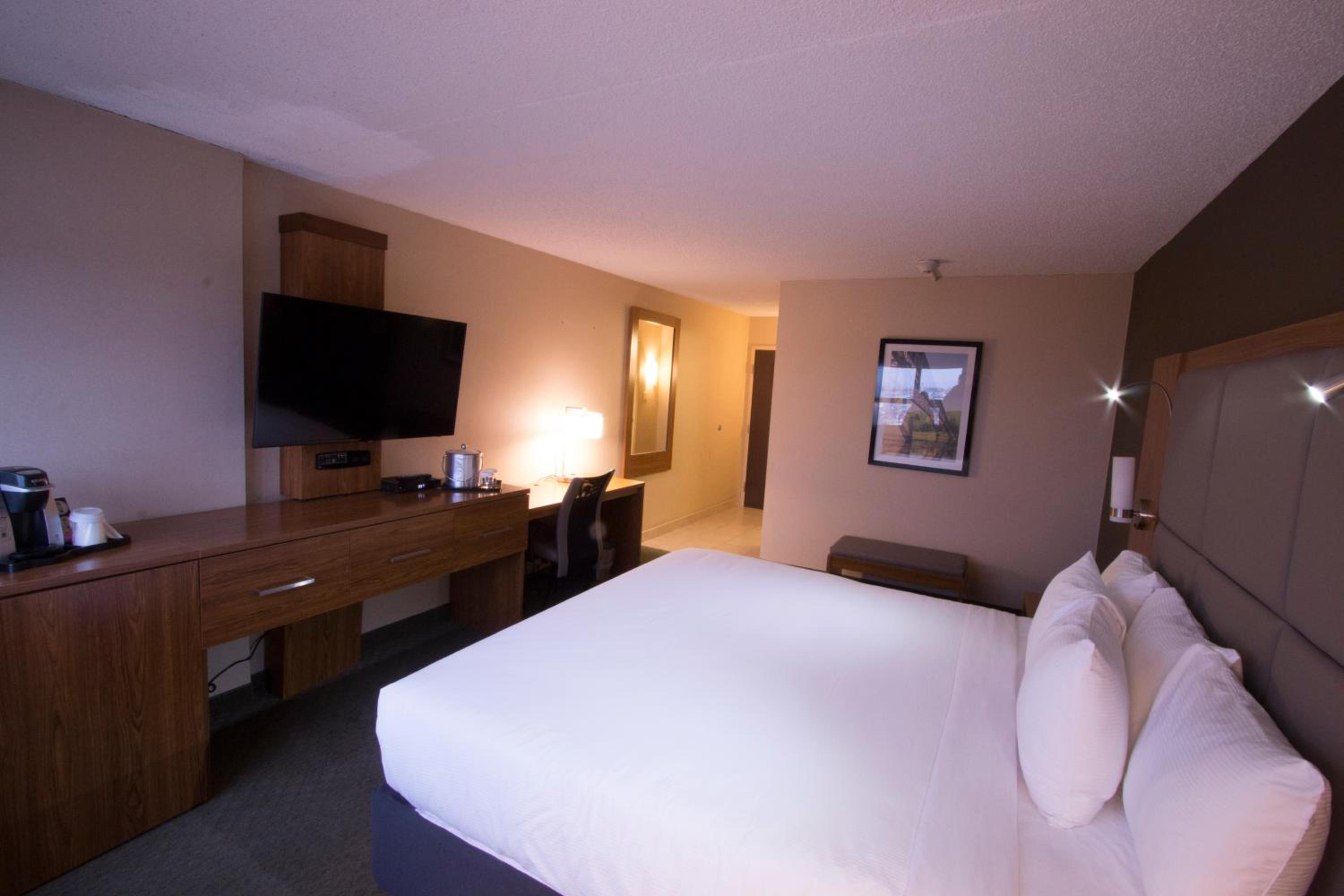Standard King Room - Photo 2