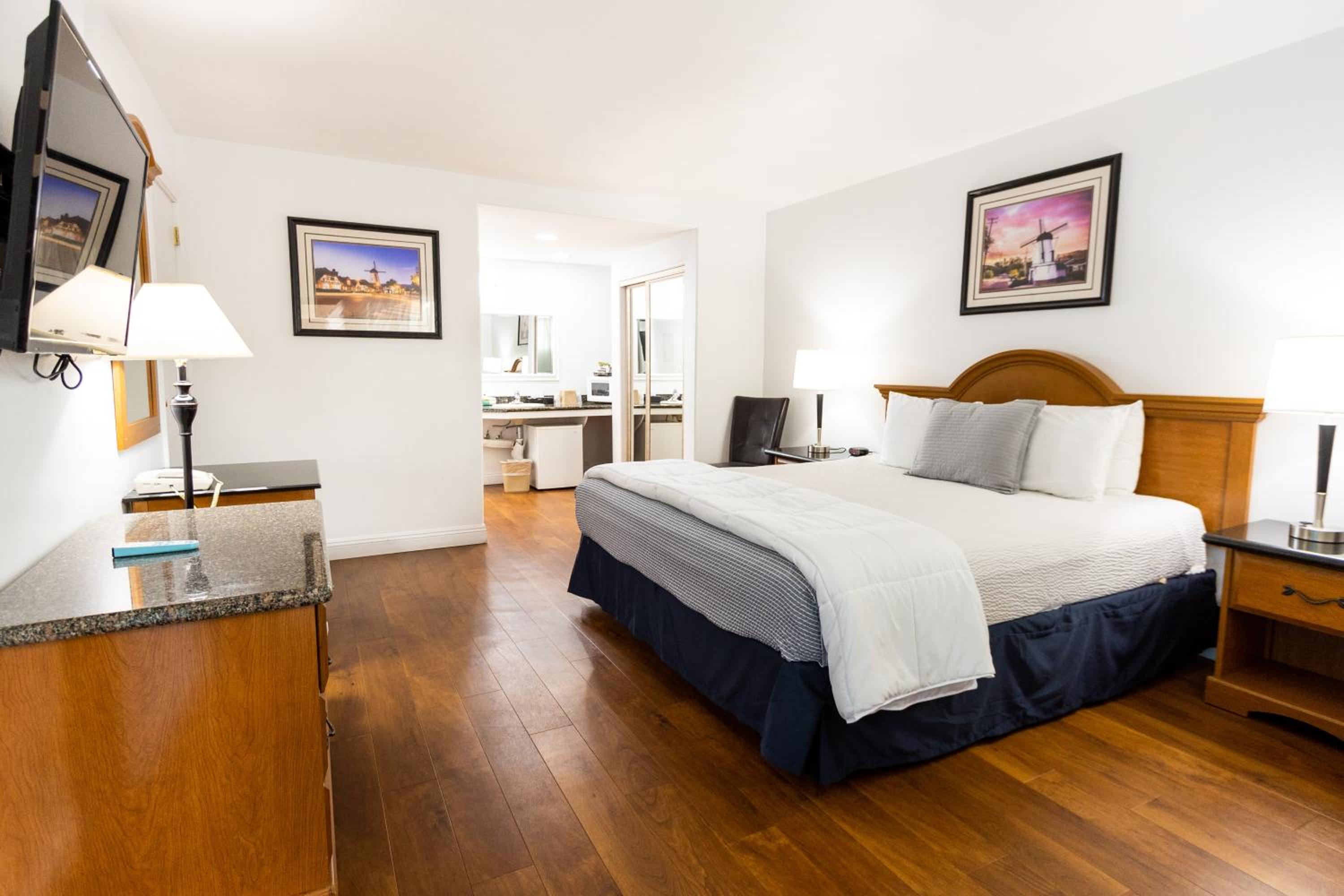 Standard King Room (Ground Level) - Photo 3