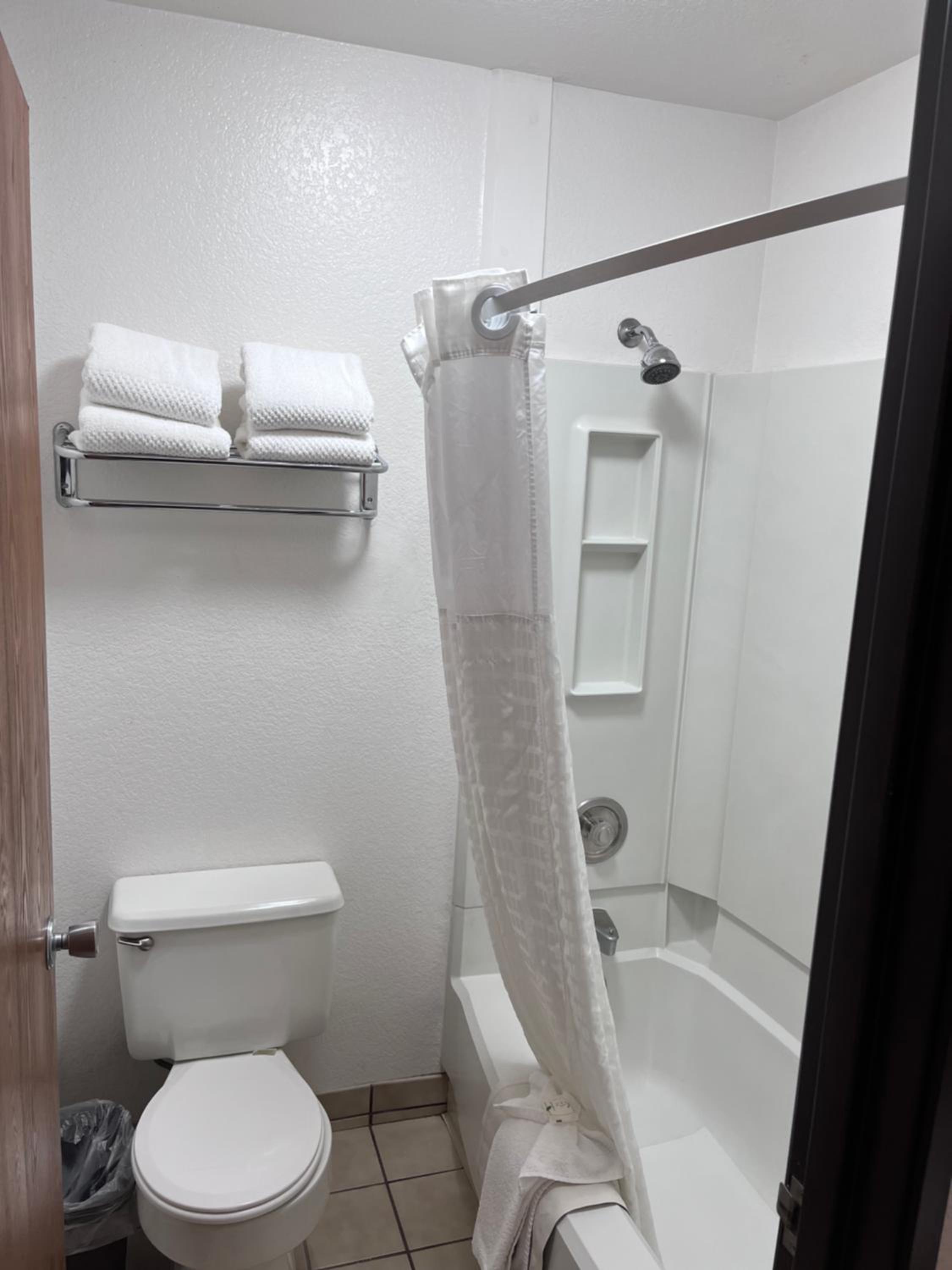 Standard King Room - Non Smoking - Photo 7