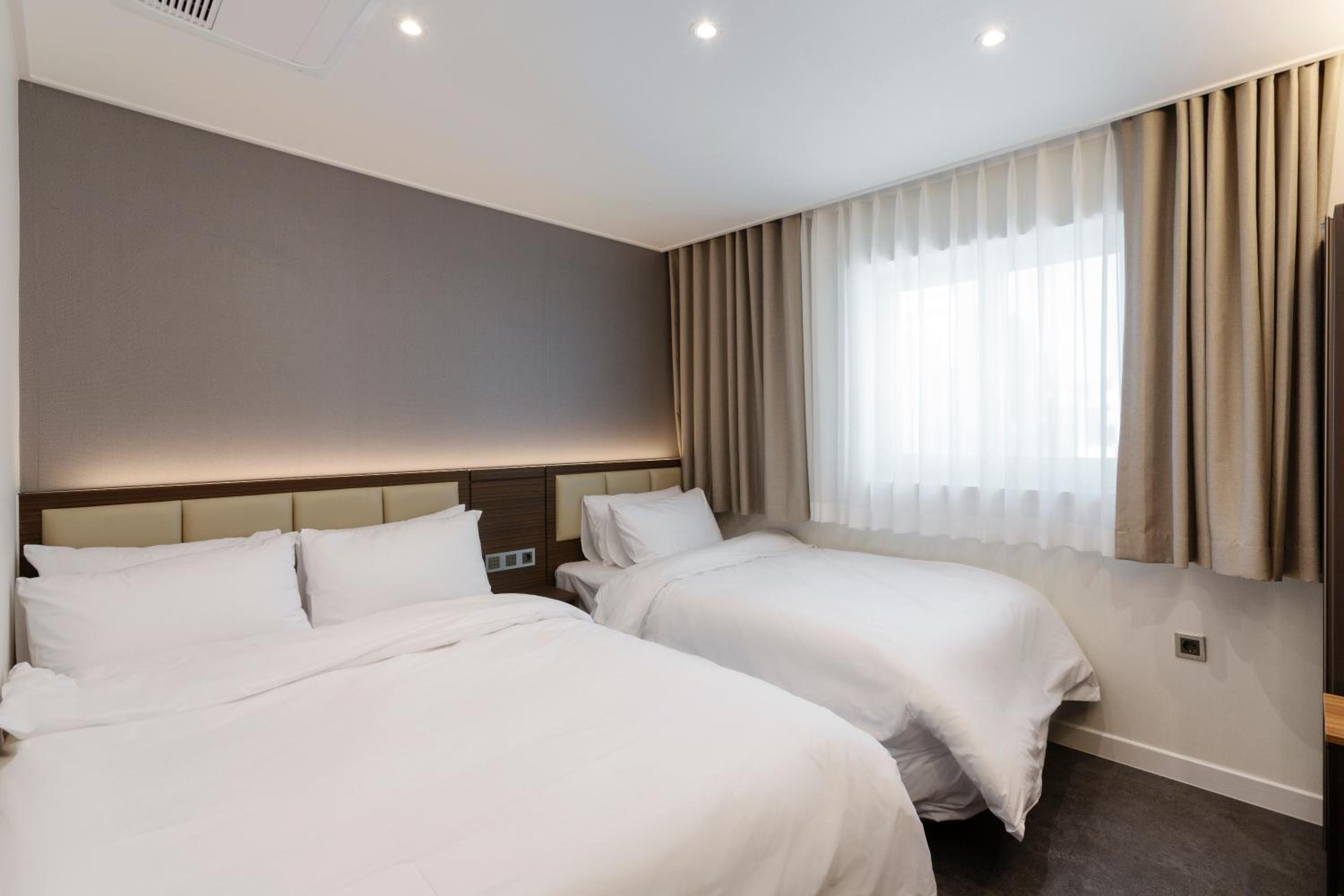 Standard Twin Room for 2 people - Photo 1