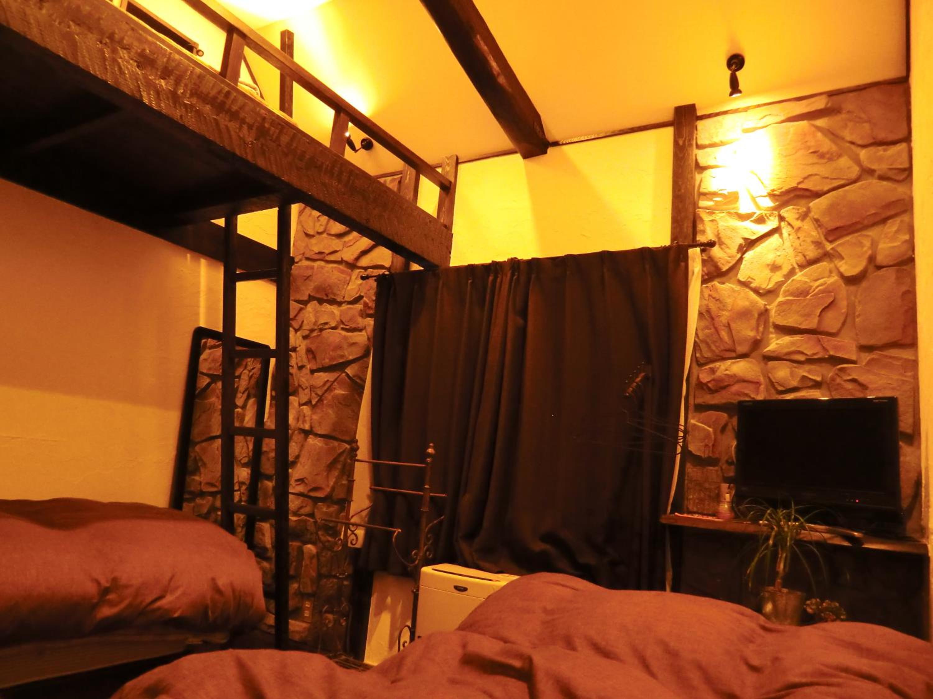 Twin Room with Shared Toilet