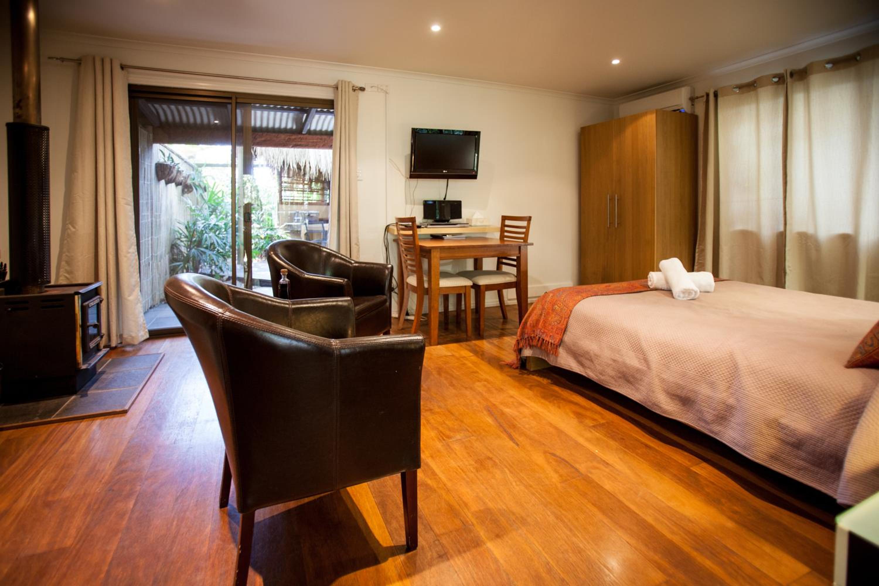 Suite with Spa Bath - Photo 1