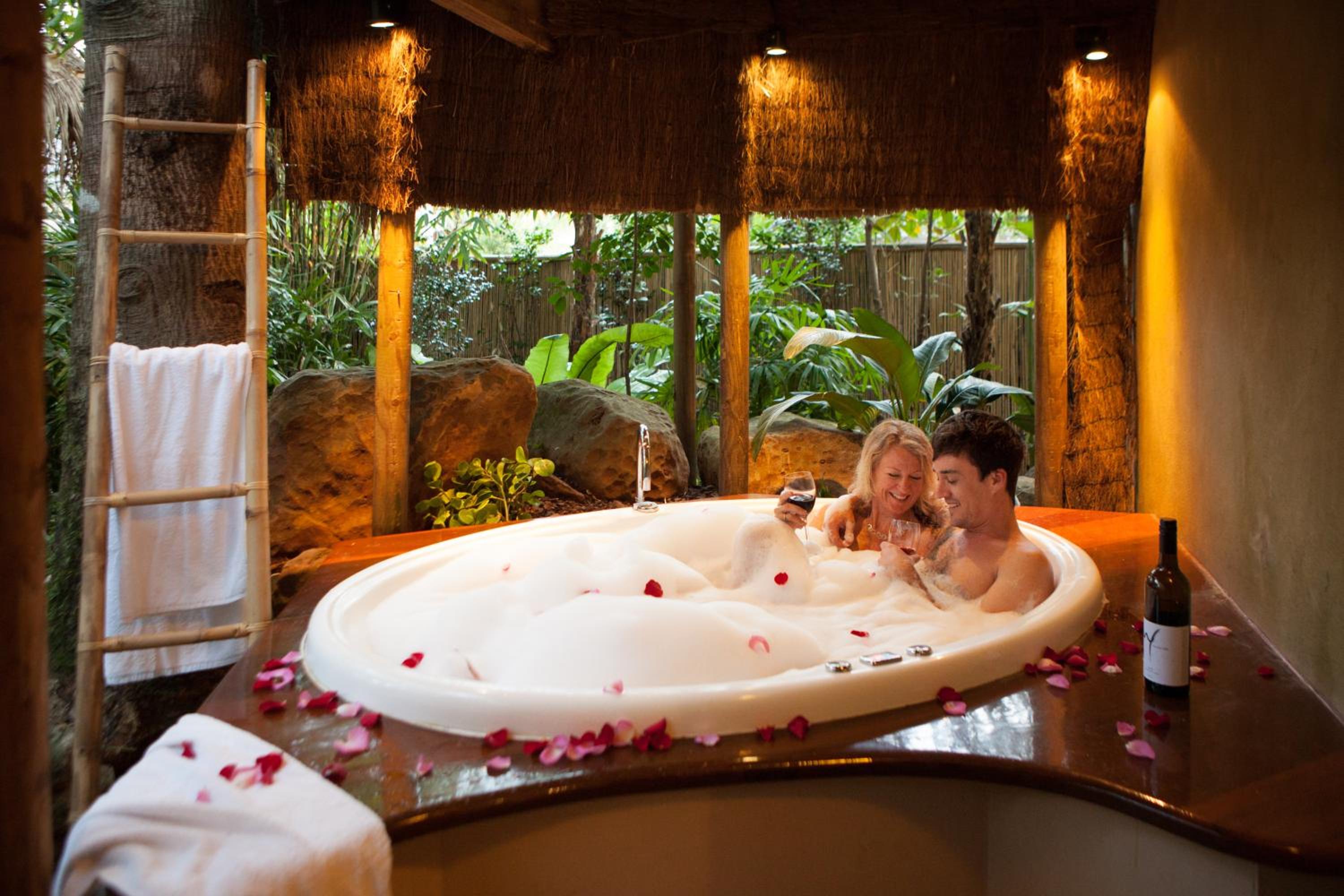 Suite with Spa Bath - Photo 3