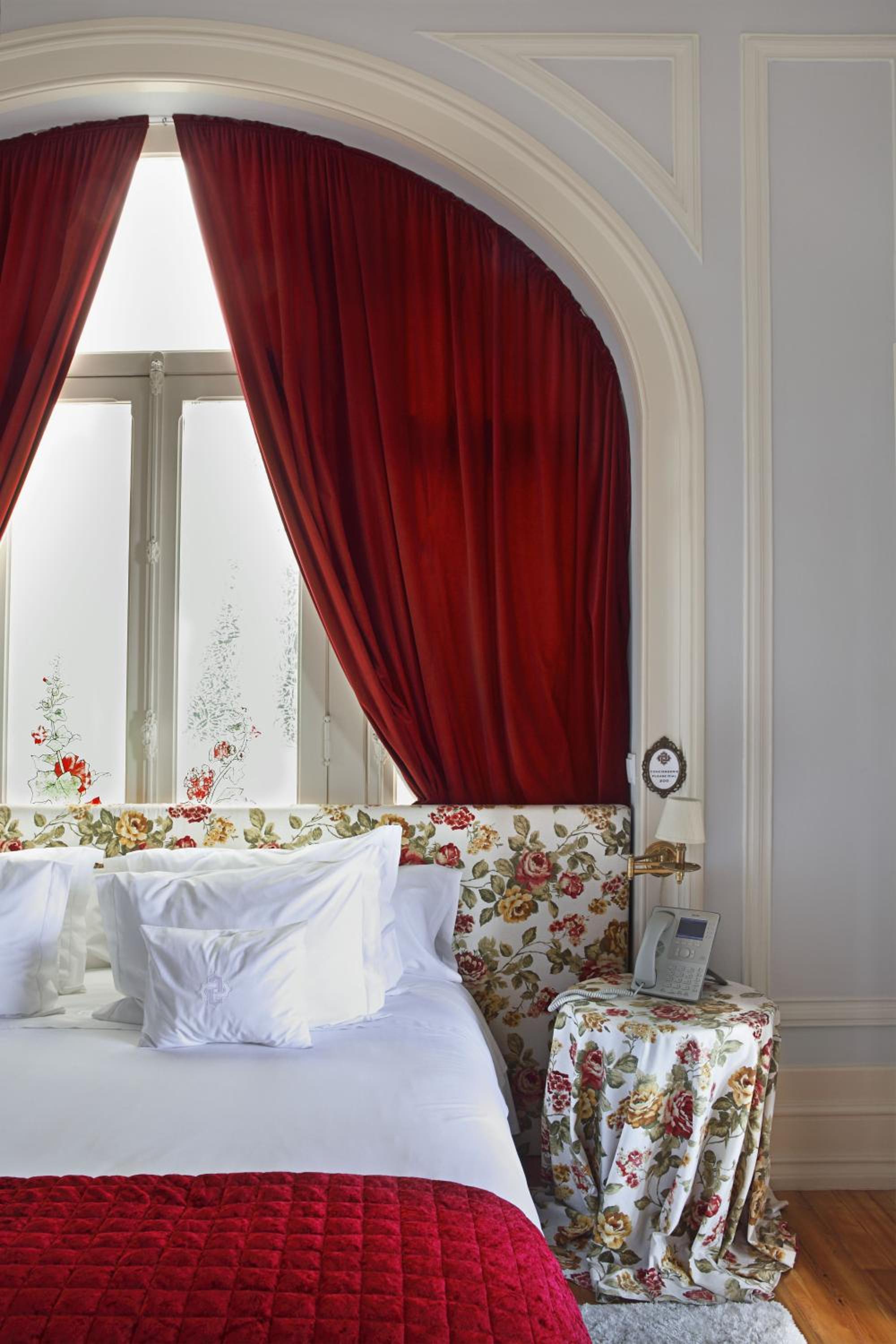 Deluxe Suite with River View - Photo 9