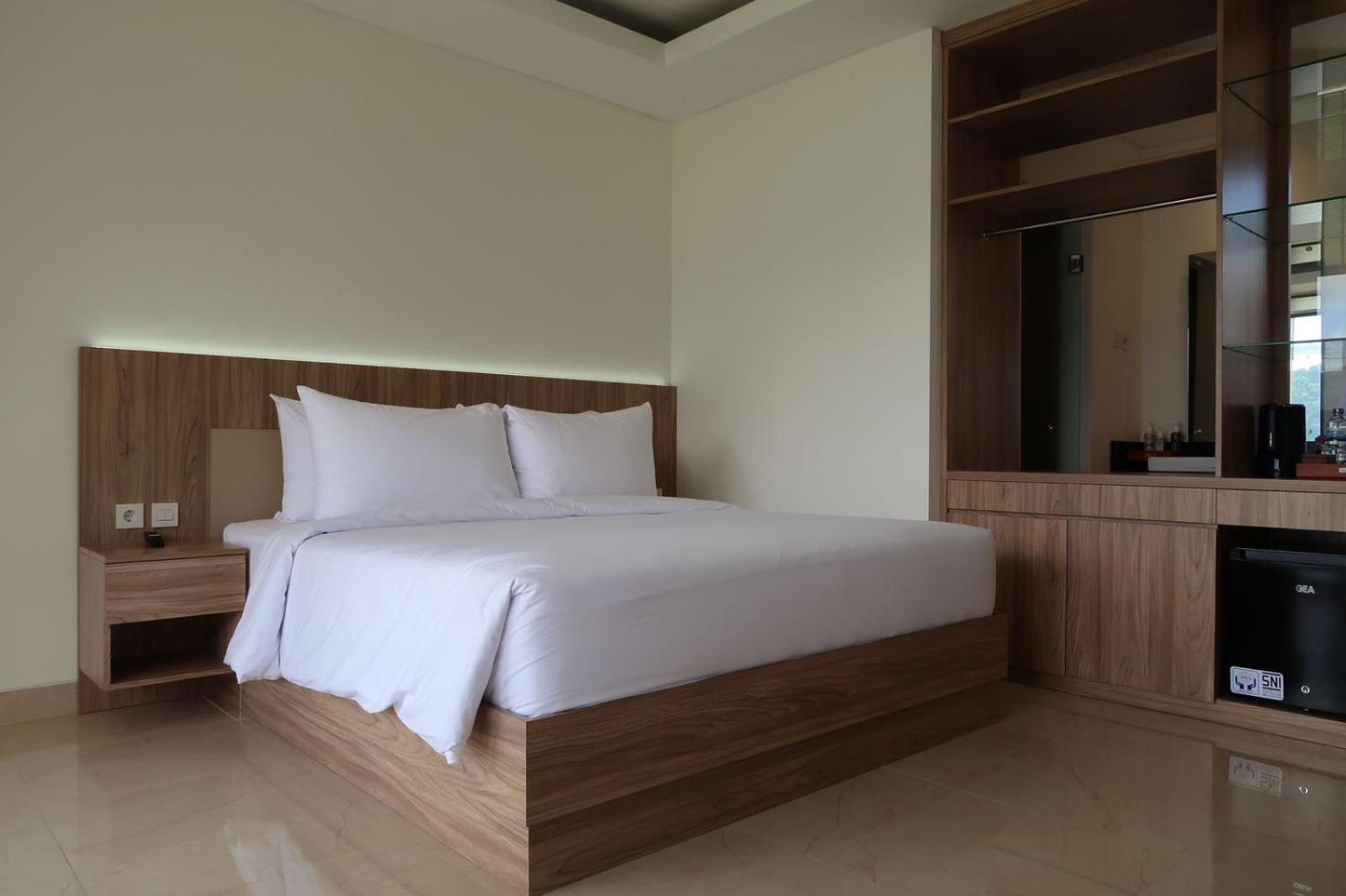King Room with Lake View