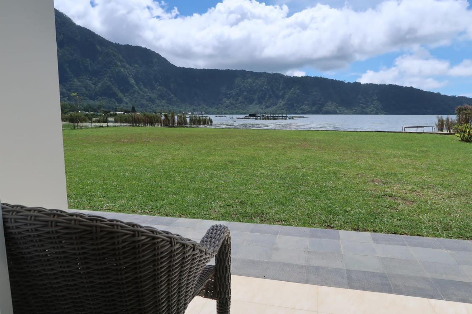 King Room with Lake View photo 2