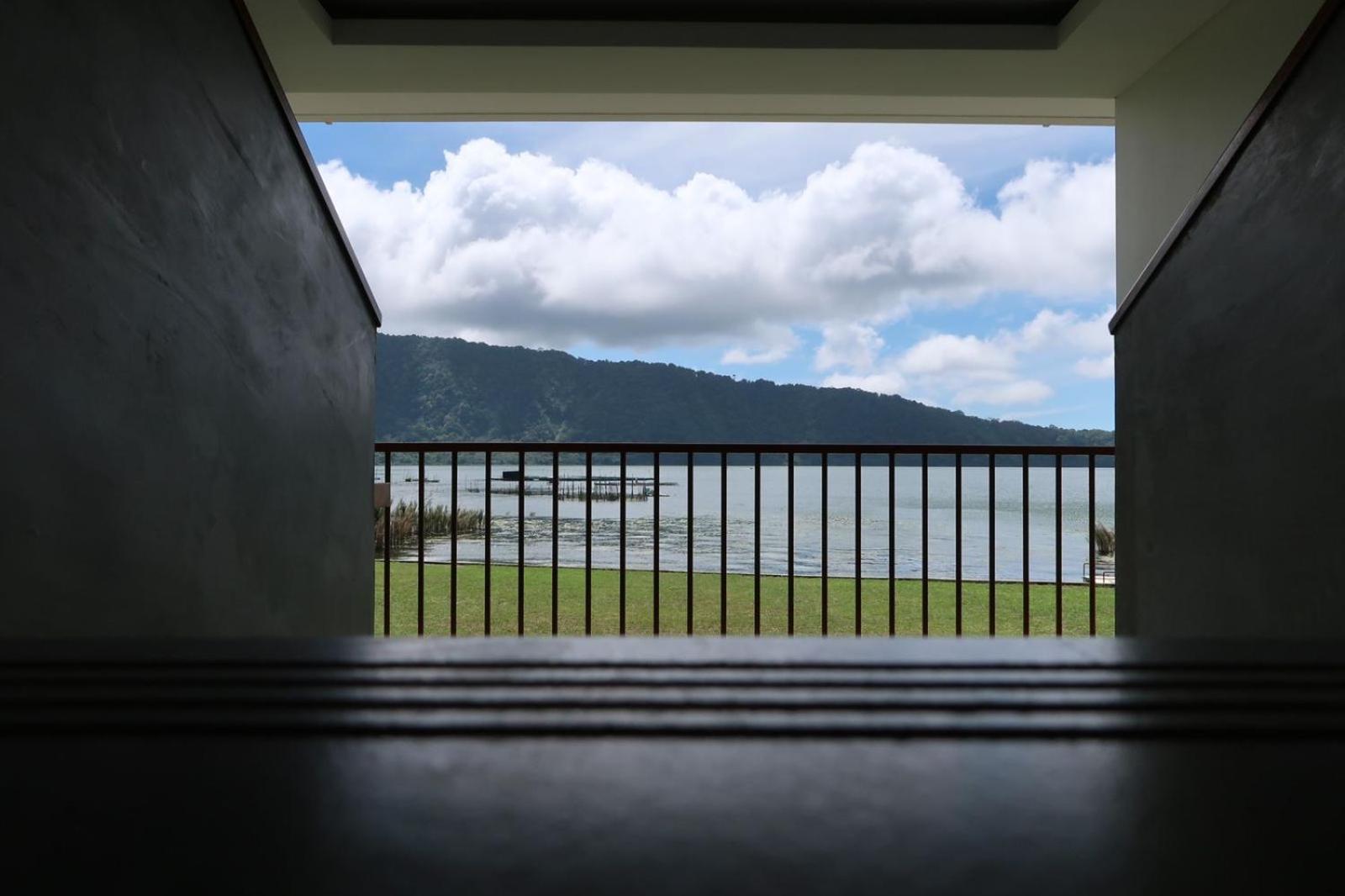 King Room with Lake View photo 3