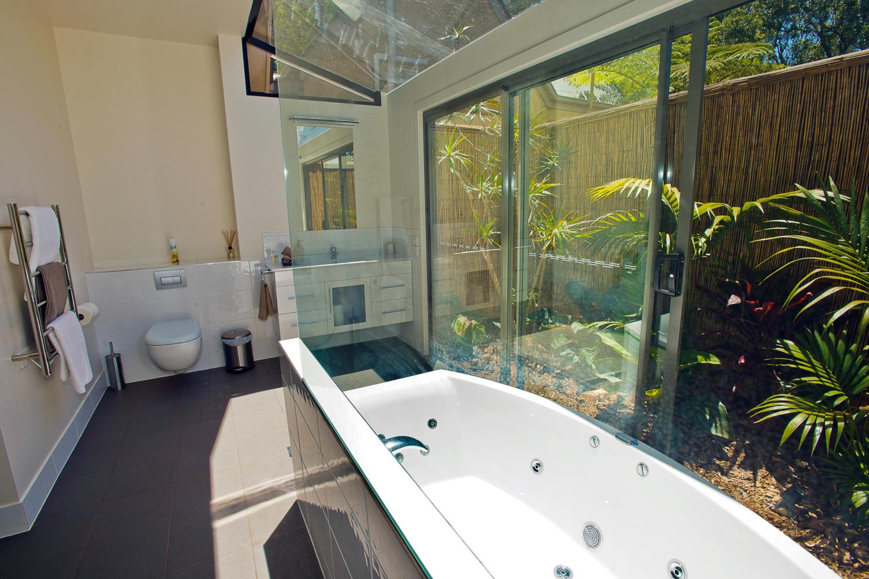 Premium Cottage with Spa Bath - Photo 11