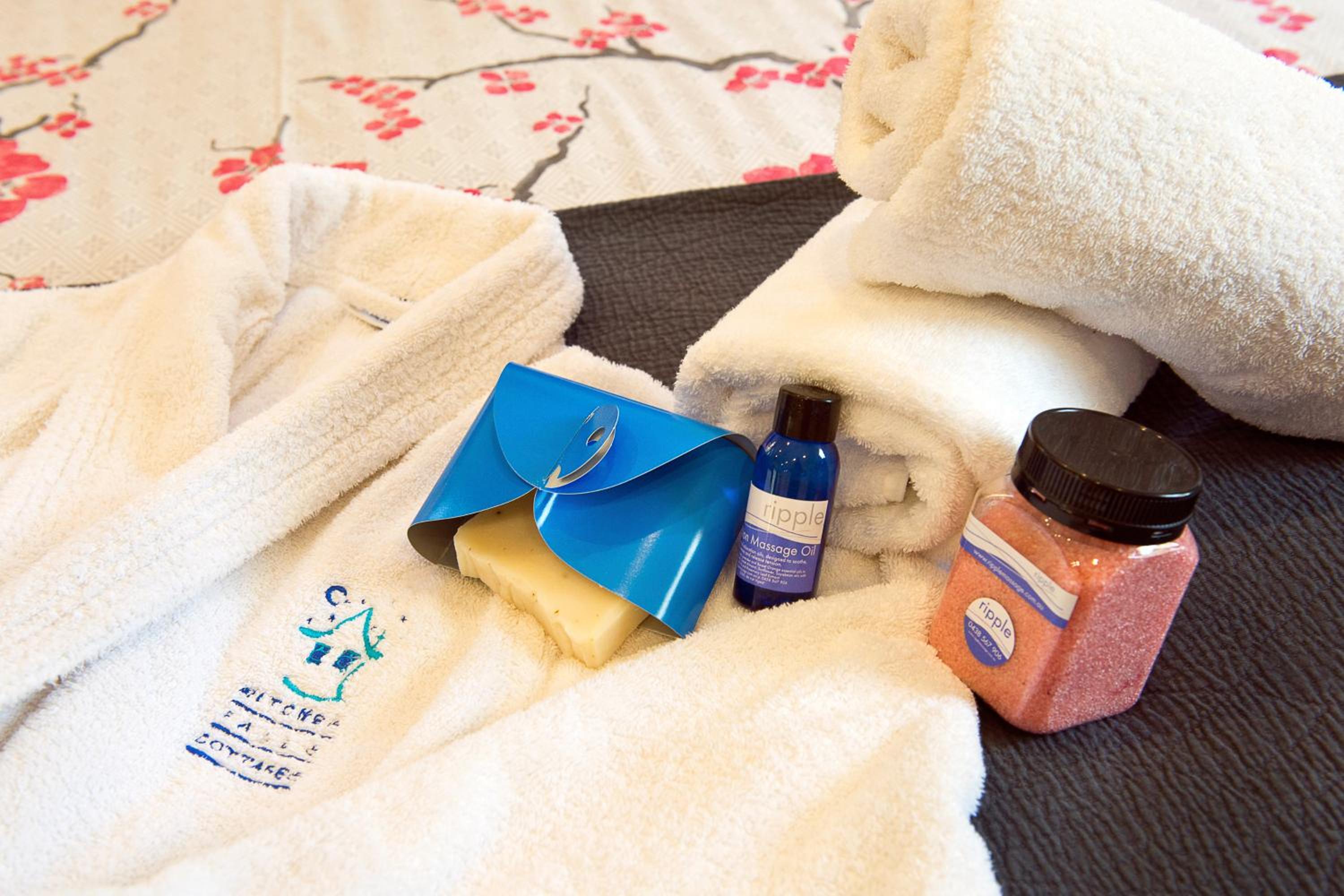 Premium Cottage with Spa Bath - Photo 8