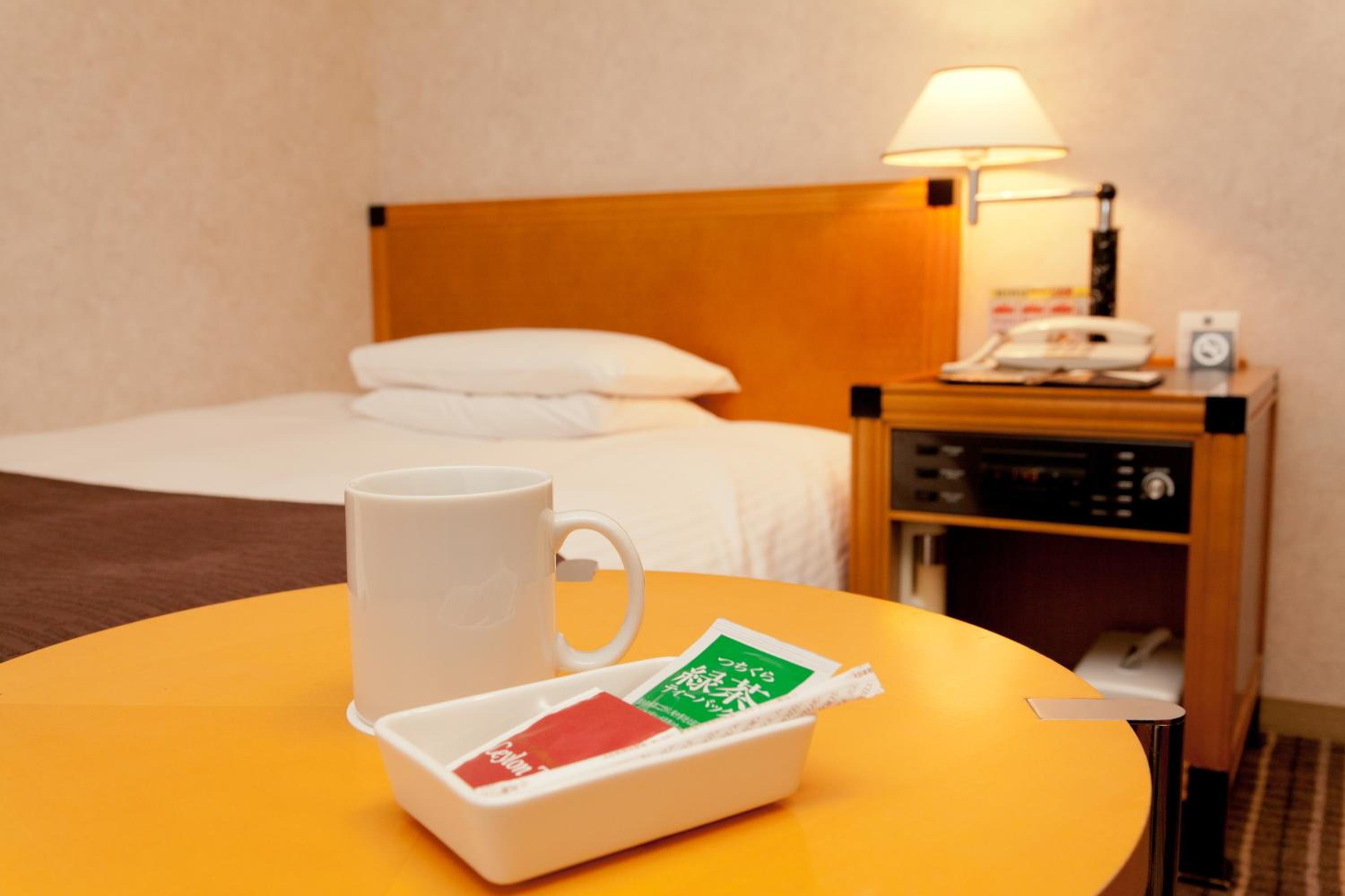 Single Room - Non-Smoking thumbnail 6