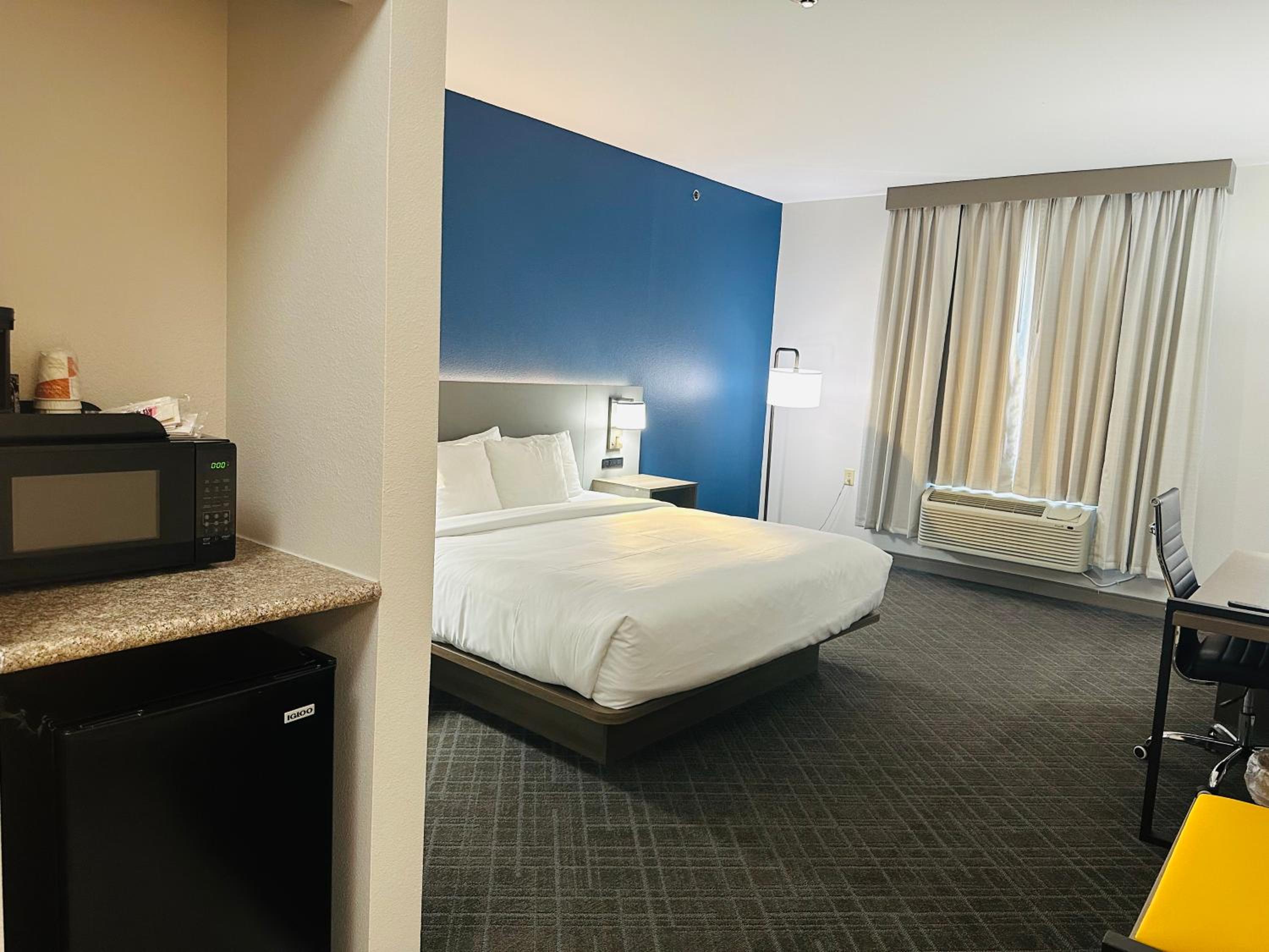 Standard King Room - Non Smoking - Photo 5