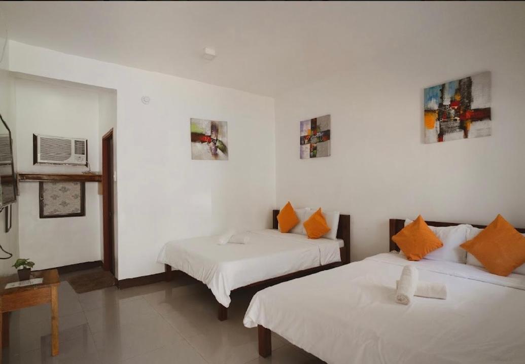 Economy Quadruple Room - Photo 2
