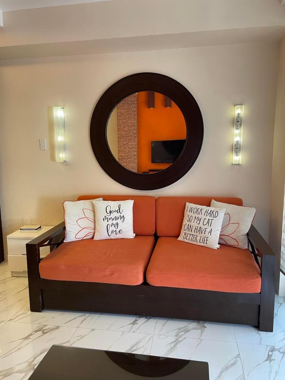Superior Family Room photo 1