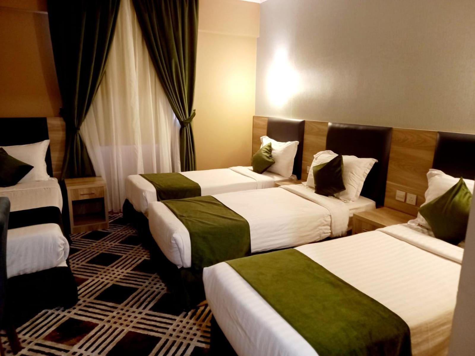 Quadruple Room - Photo 1