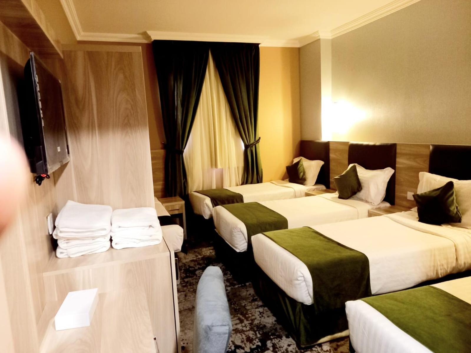 Quadruple Room - Photo 2
