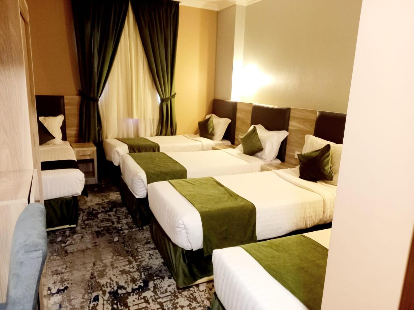Quadruple Room - Photo 3