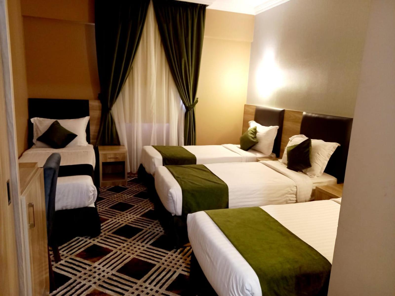 Quadruple Room - Photo 4