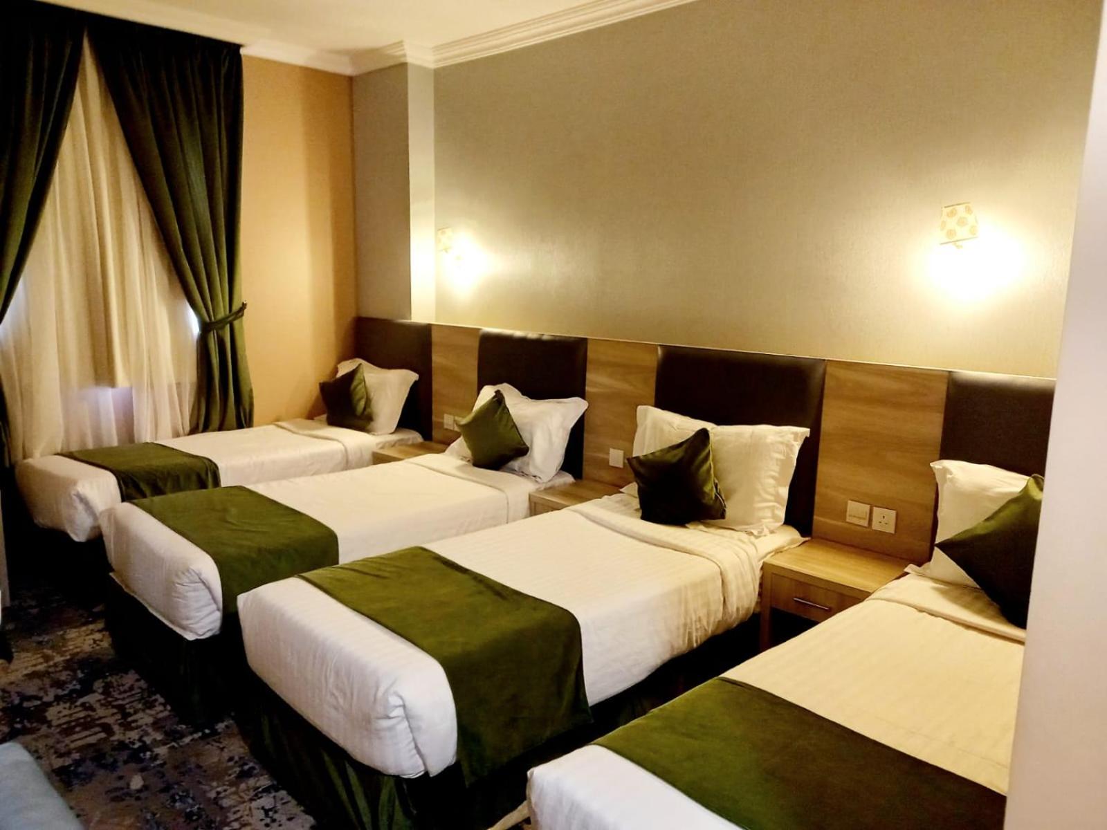 Quadruple Room - Photo 5