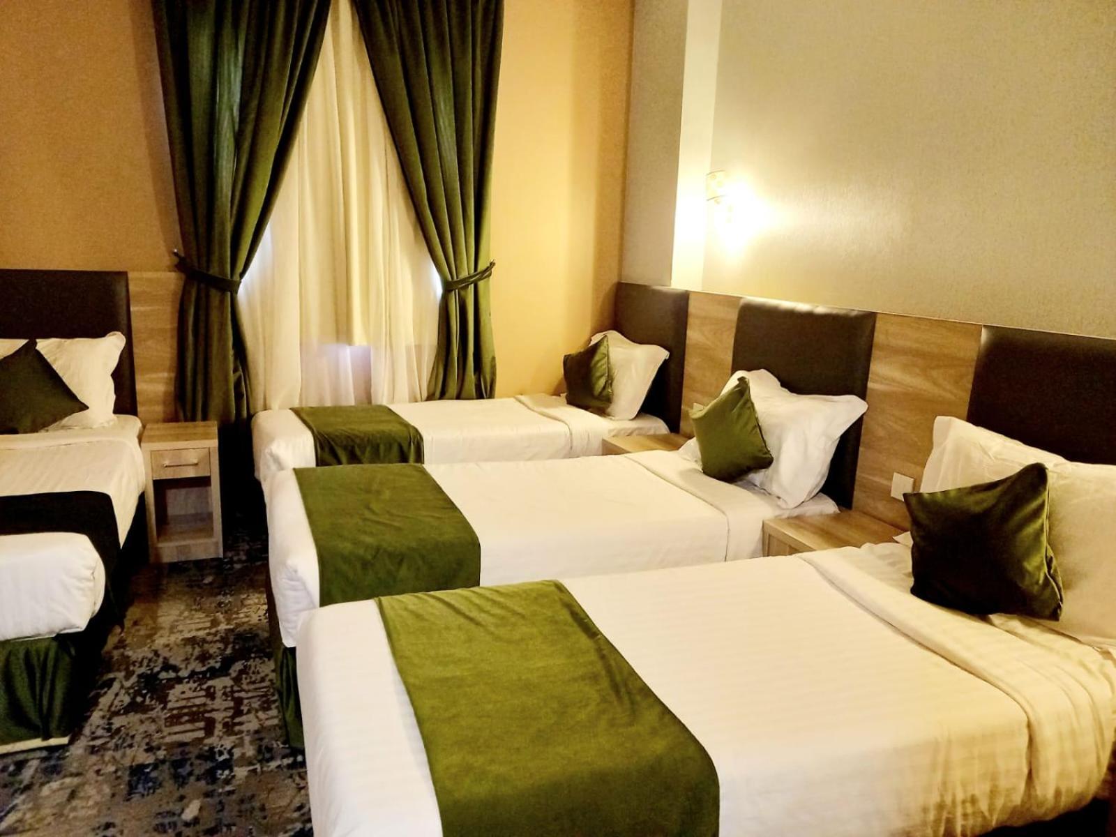 Quadruple Room - Photo 6